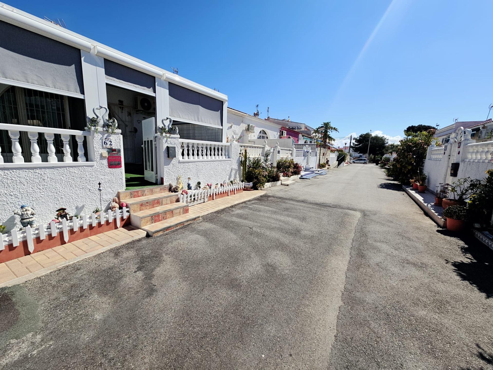 2 Bed, 1 Bath, HouseFor Sale, Torrevieja, Alicante