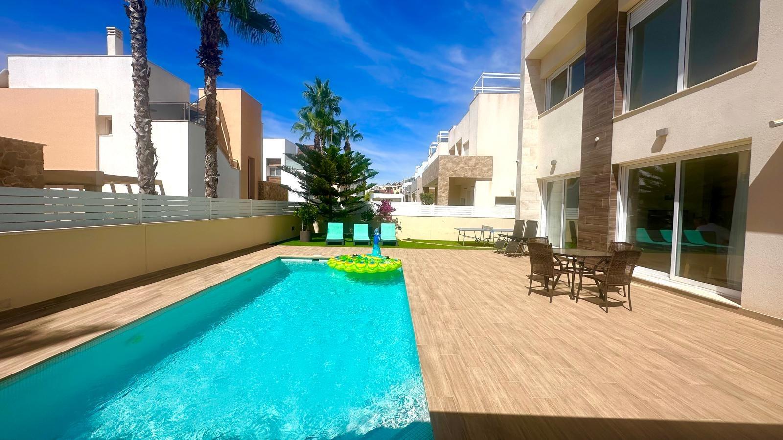 3 Bed, 3 Bath, HouseFor Sale, Torrevieja, Alicante