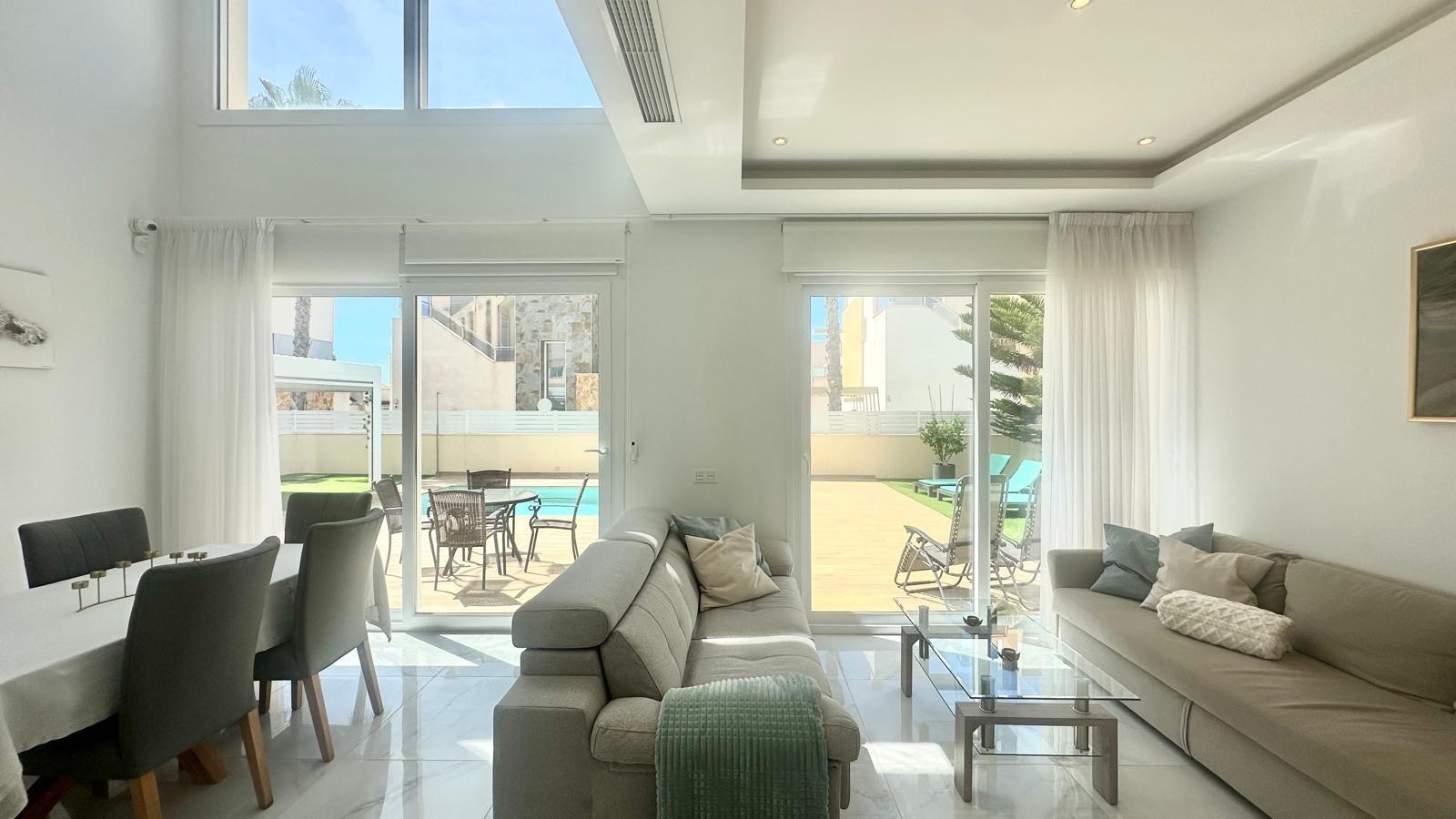 3 Bed, 3 Bath, HouseFor Sale, Torrevieja, Alicante