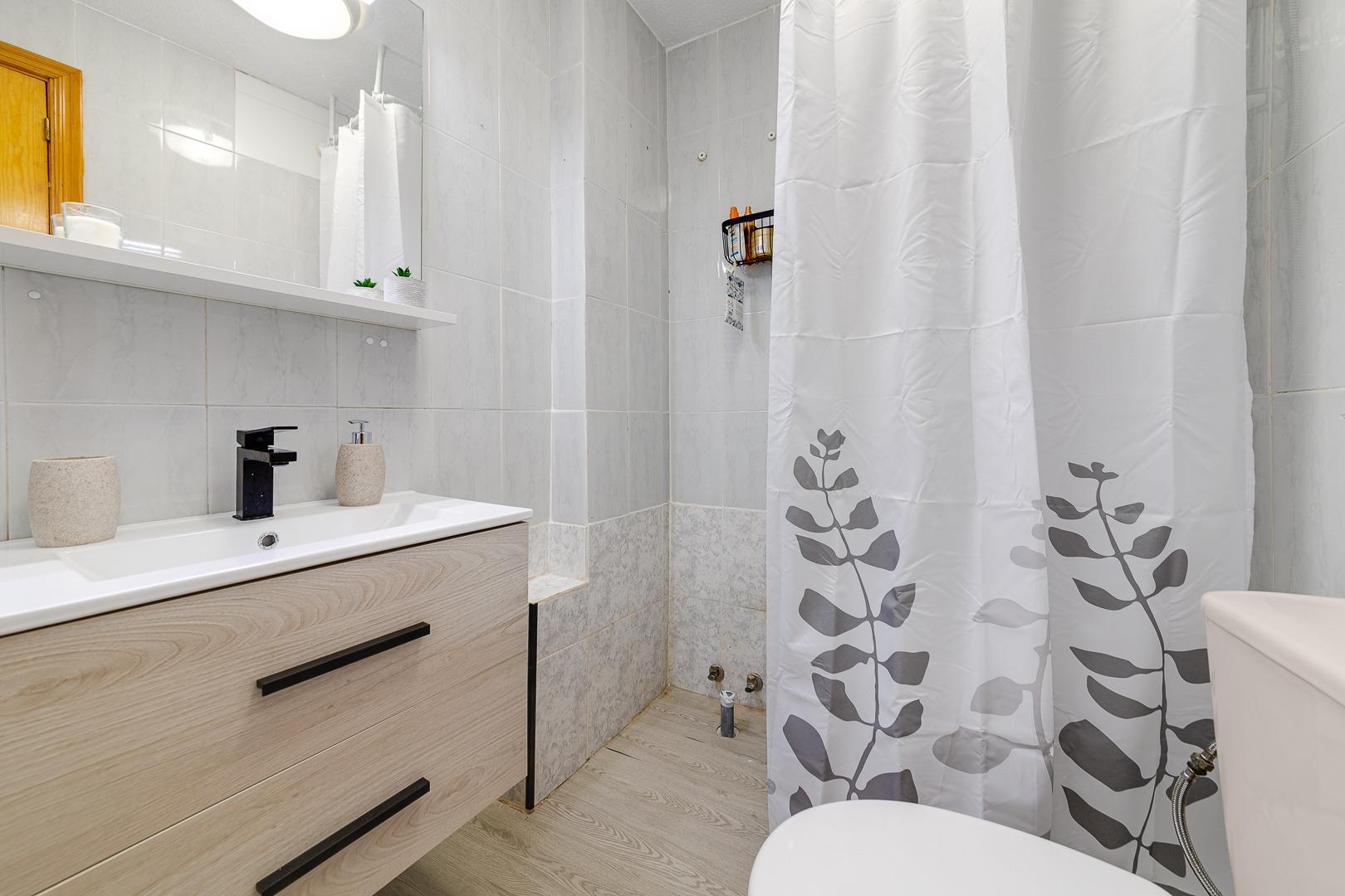 1 Bath, ApartmentFor Sale, Torrevieja, Alicante