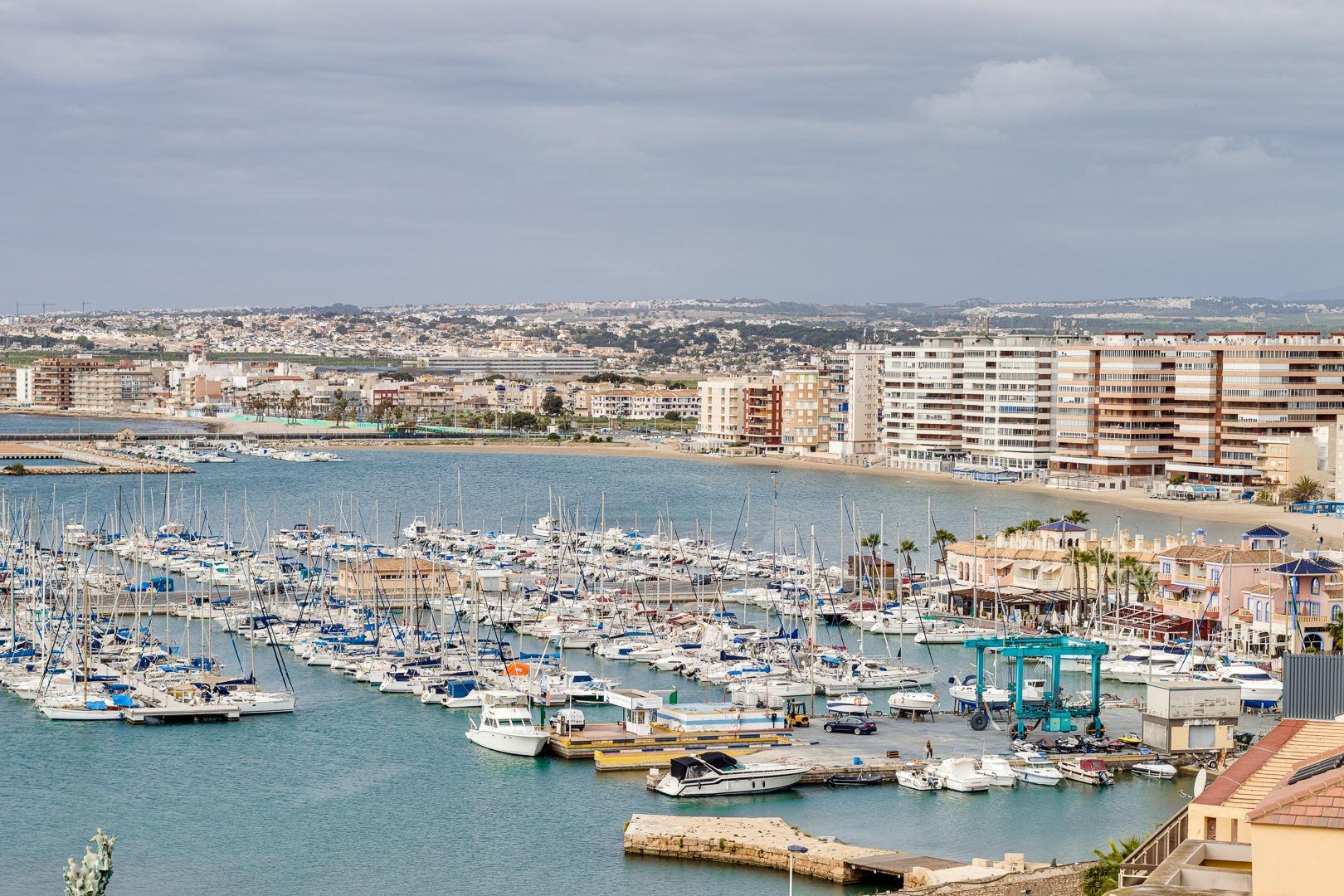 1 Bath, ApartmentFor Sale, Torrevieja, Alicante