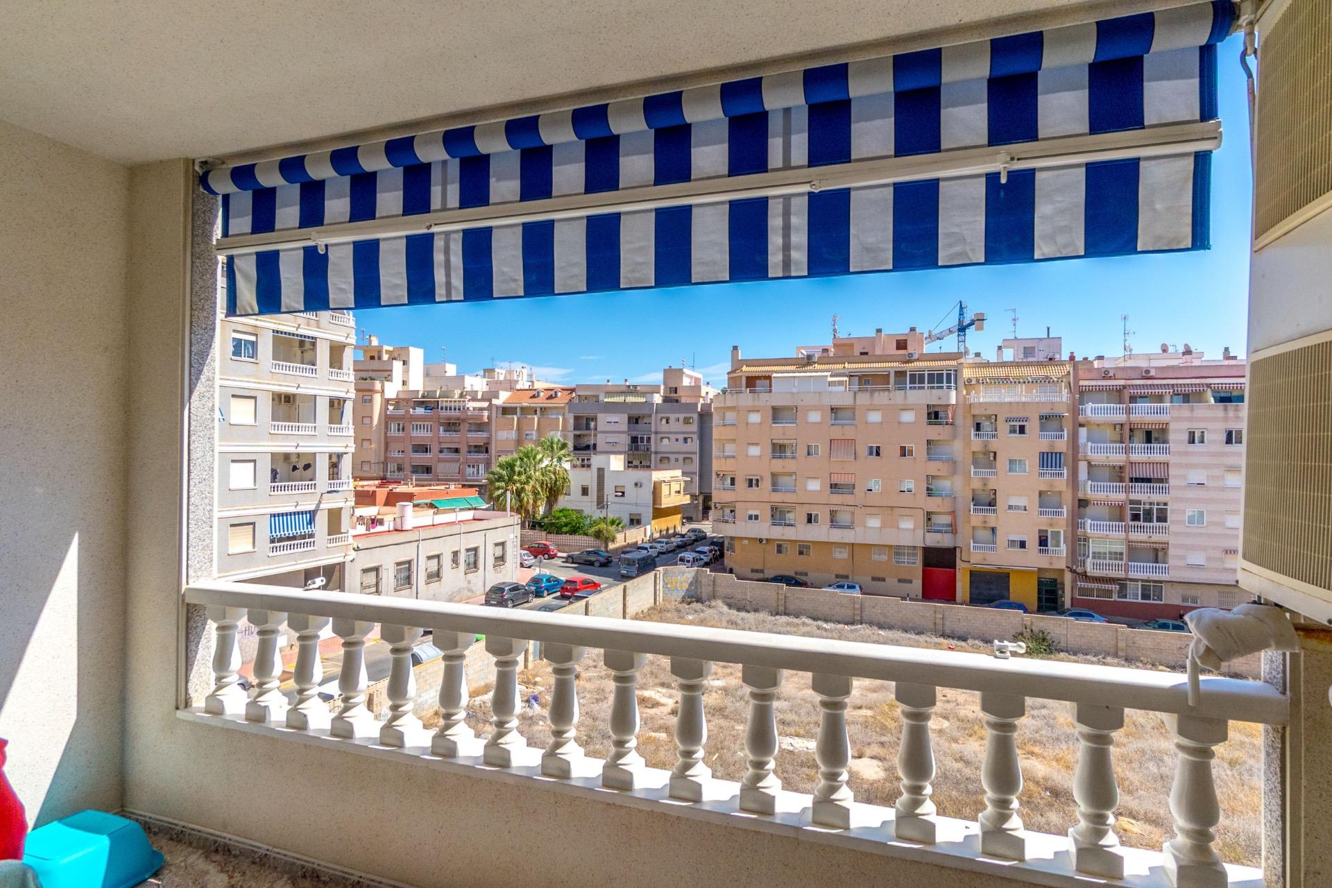2 Bed, 1 Bath, ApartmentFor Sale, Torrevieja, Alicante