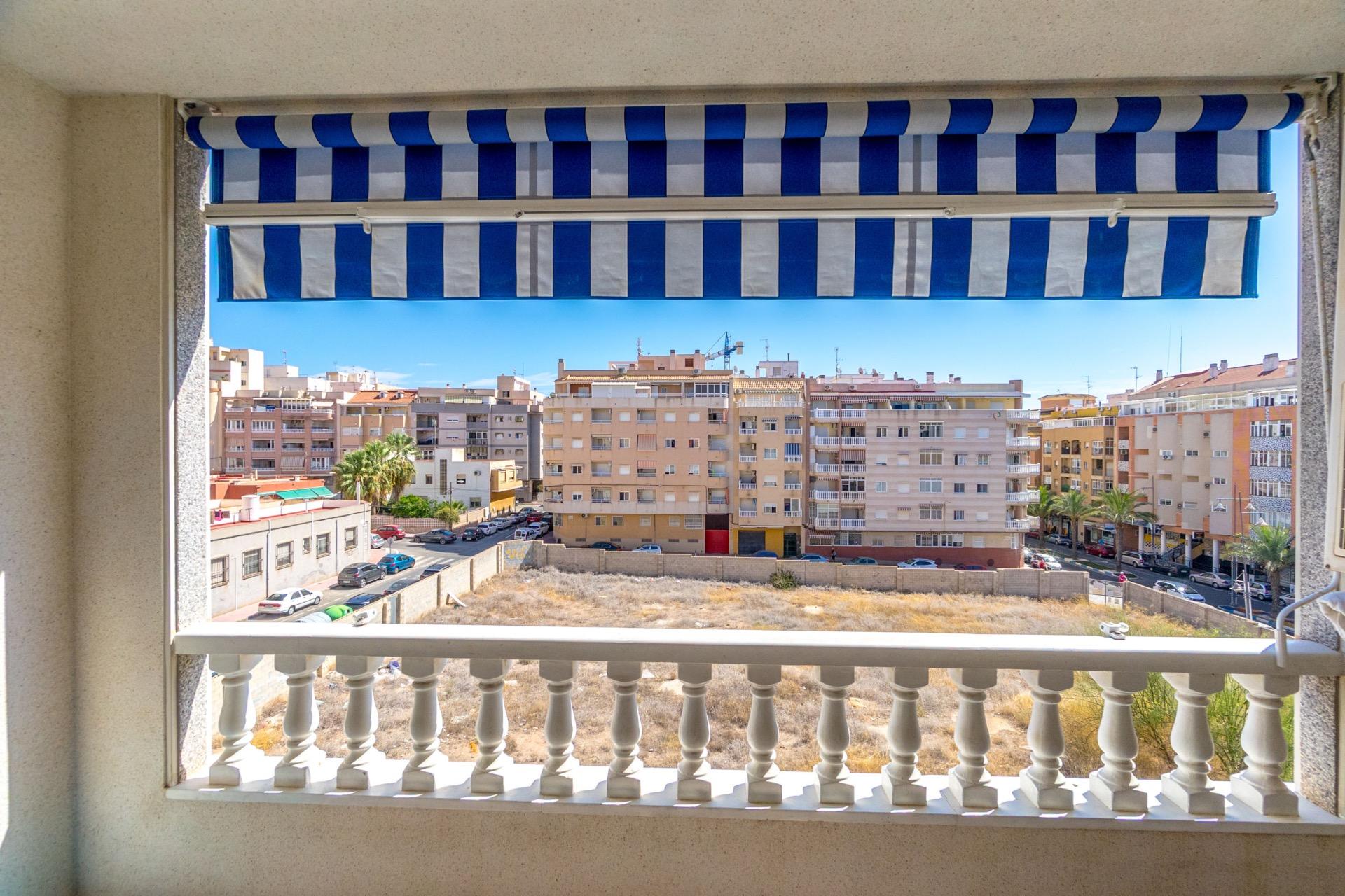 2 Bed, 1 Bath, ApartmentFor Sale, Torrevieja, Alicante