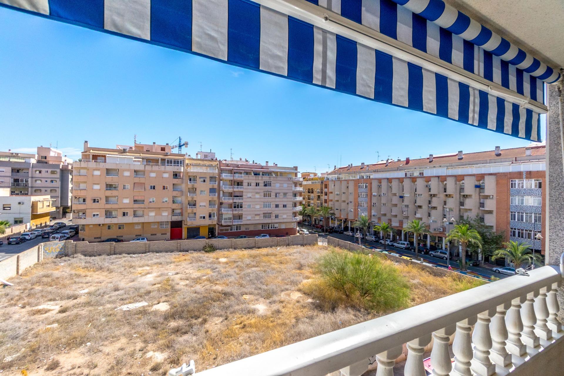 2 Bed, 1 Bath, ApartmentFor Sale, Torrevieja, Alicante