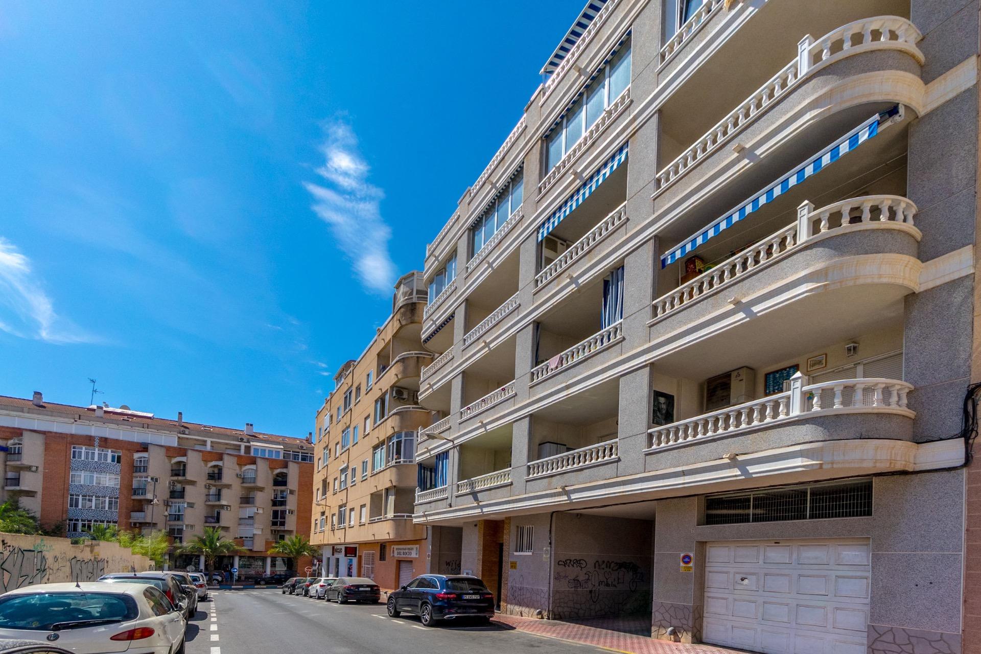 2 Bed, 1 Bath, ApartmentFor Sale, Torrevieja, Alicante