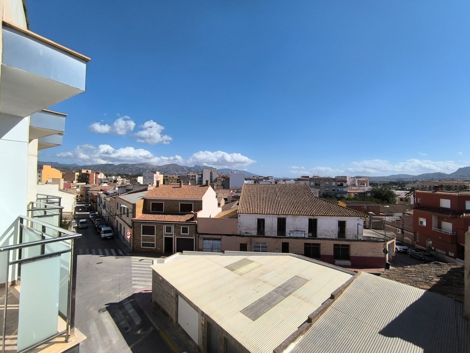3 Bed, 2 Bath, ApartmentFor Sale, Sax, Alicante
