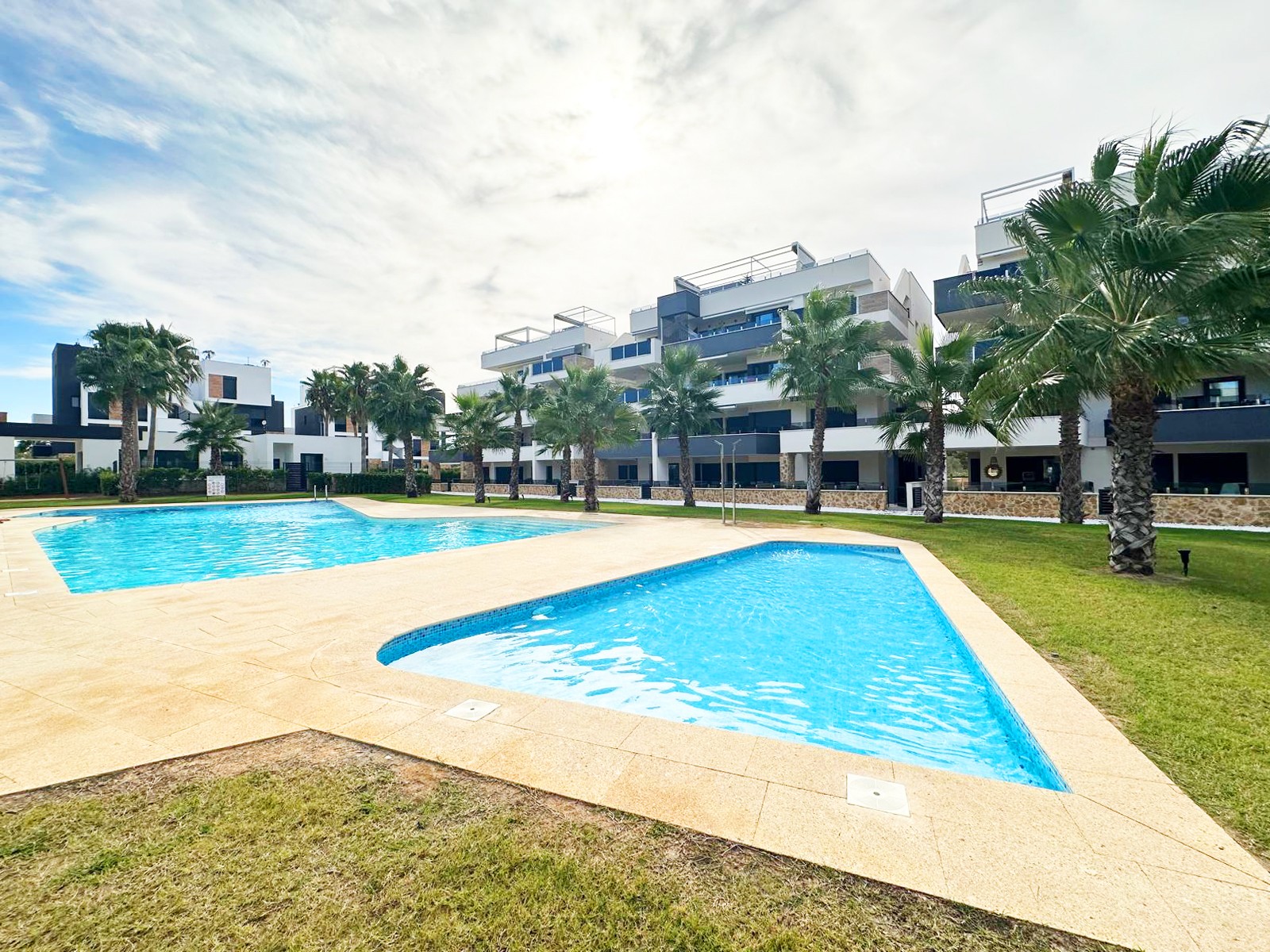 2 Bed, 2 Bath, ApartmentFor Sale, Torrevieja, Alicante