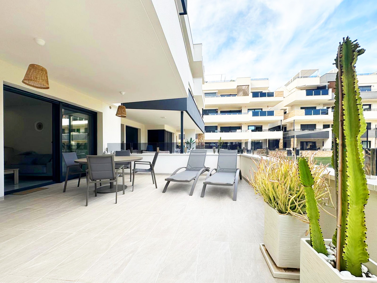 2 Bed, 2 Bath, ApartmentFor Sale, Torrevieja, Alicante