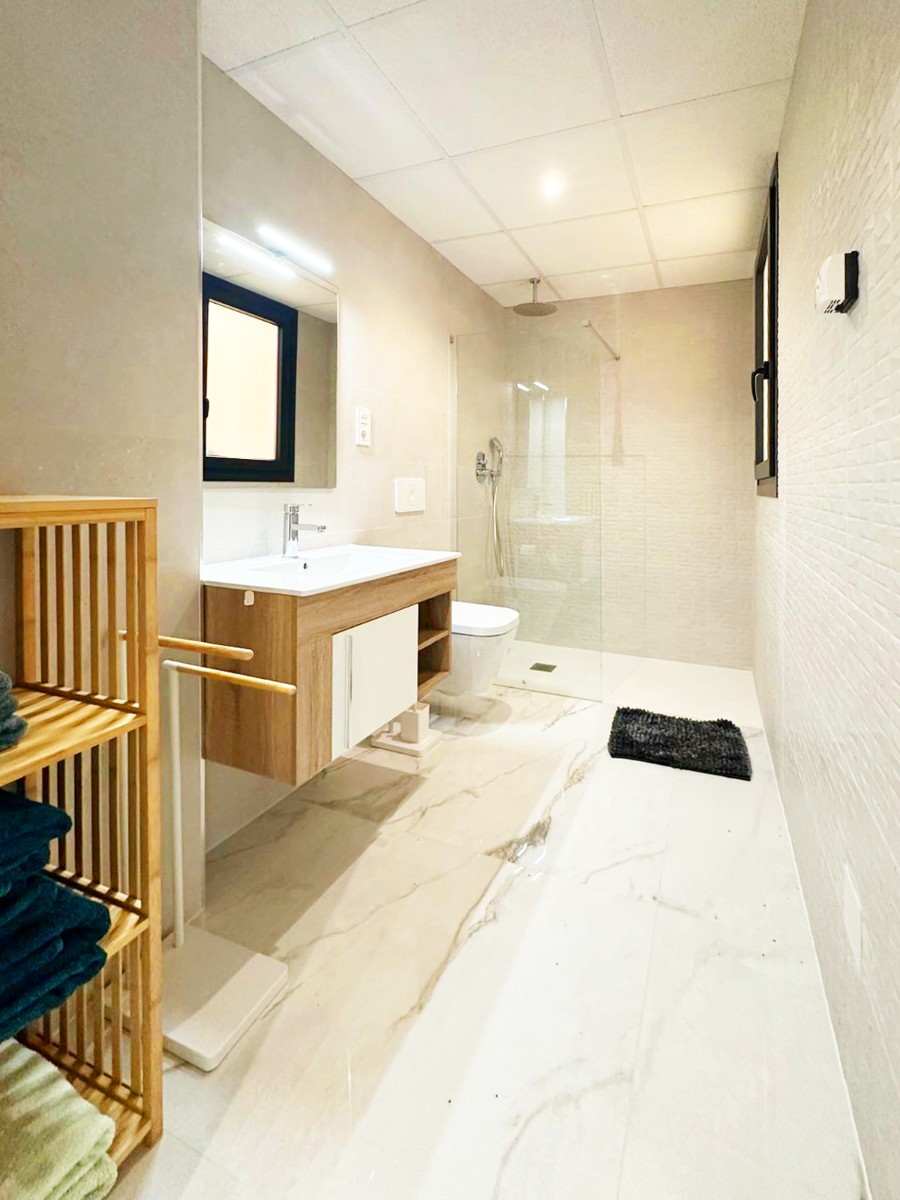 2 Bed, 2 Bath, ApartmentFor Sale, Torrevieja, Alicante