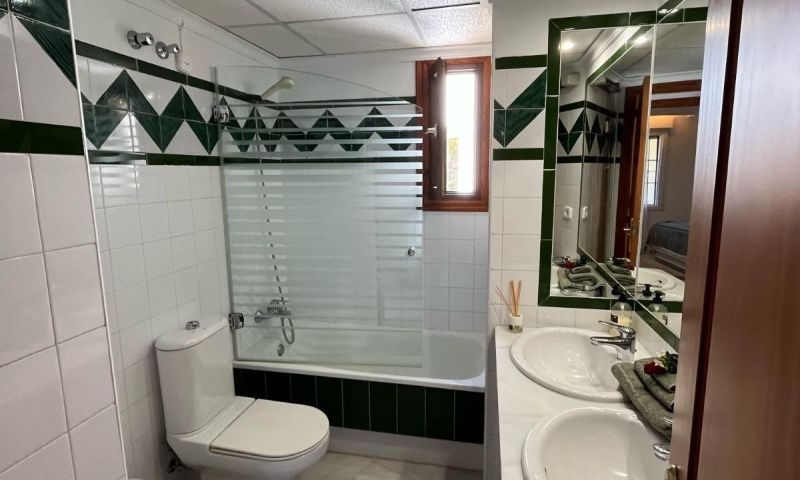 3 Bed, 2 Bath, ApartmentFor Sale, Torrevieja, Alicante