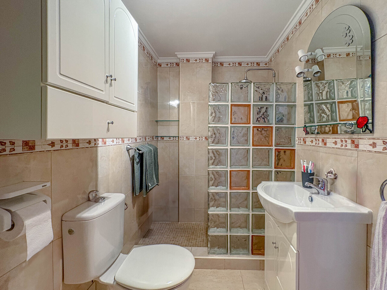 2 Bed, 1 Bath, ApartmentFor Sale, Los Balcones, Alicante