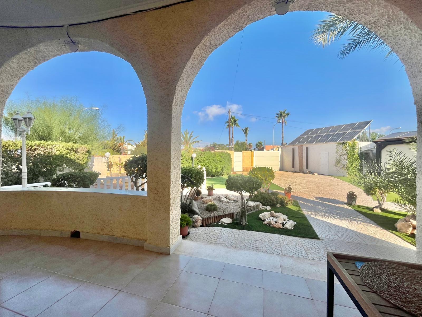 4 Bed, 2 Bath, HouseFor Sale, Torrevieja, Alicante