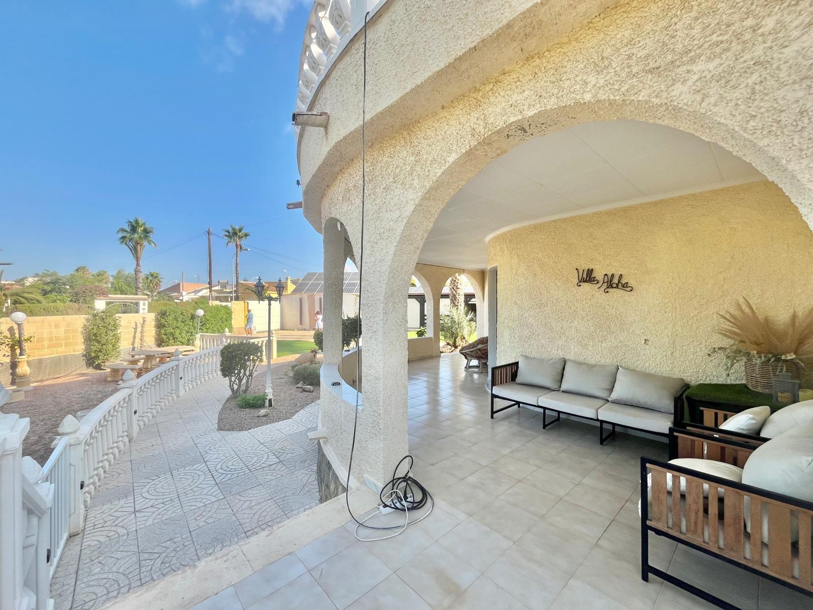 4 Bed, 2 Bath, HouseFor Sale, Torrevieja, Alicante