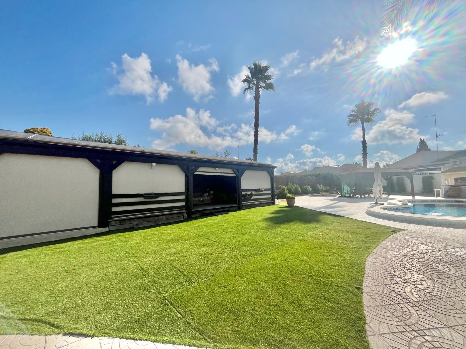 4 Bed, 2 Bath, HouseFor Sale, Torrevieja, Alicante