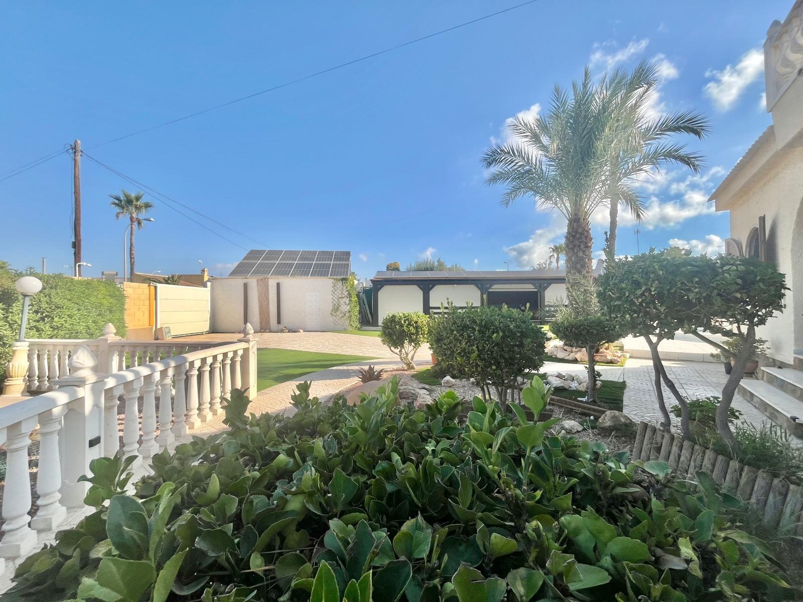 4 Bed, 2 Bath, HouseFor Sale, Torrevieja, Alicante