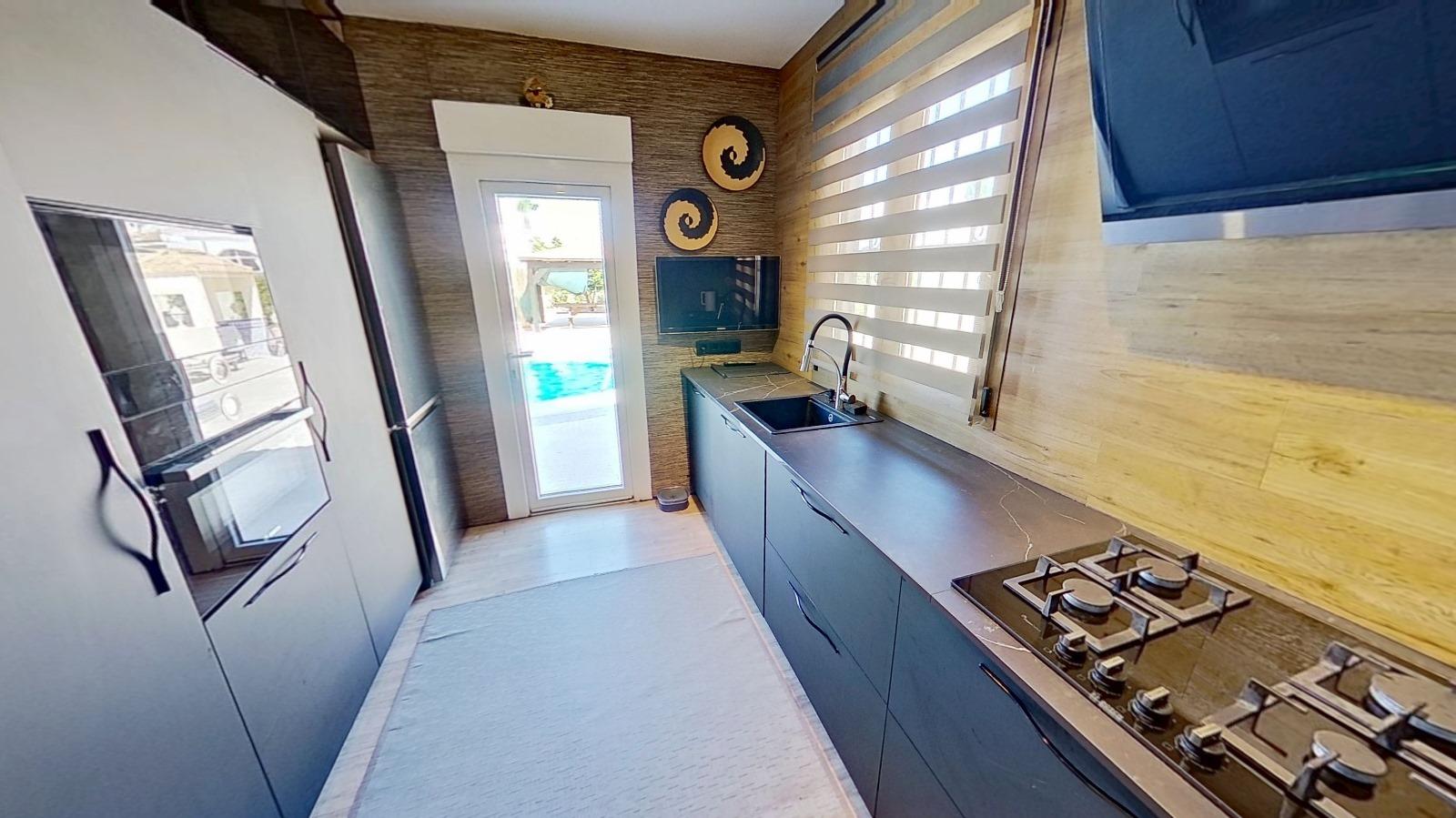 4 Bed, 2 Bath, HouseFor Sale, Torrevieja, Alicante