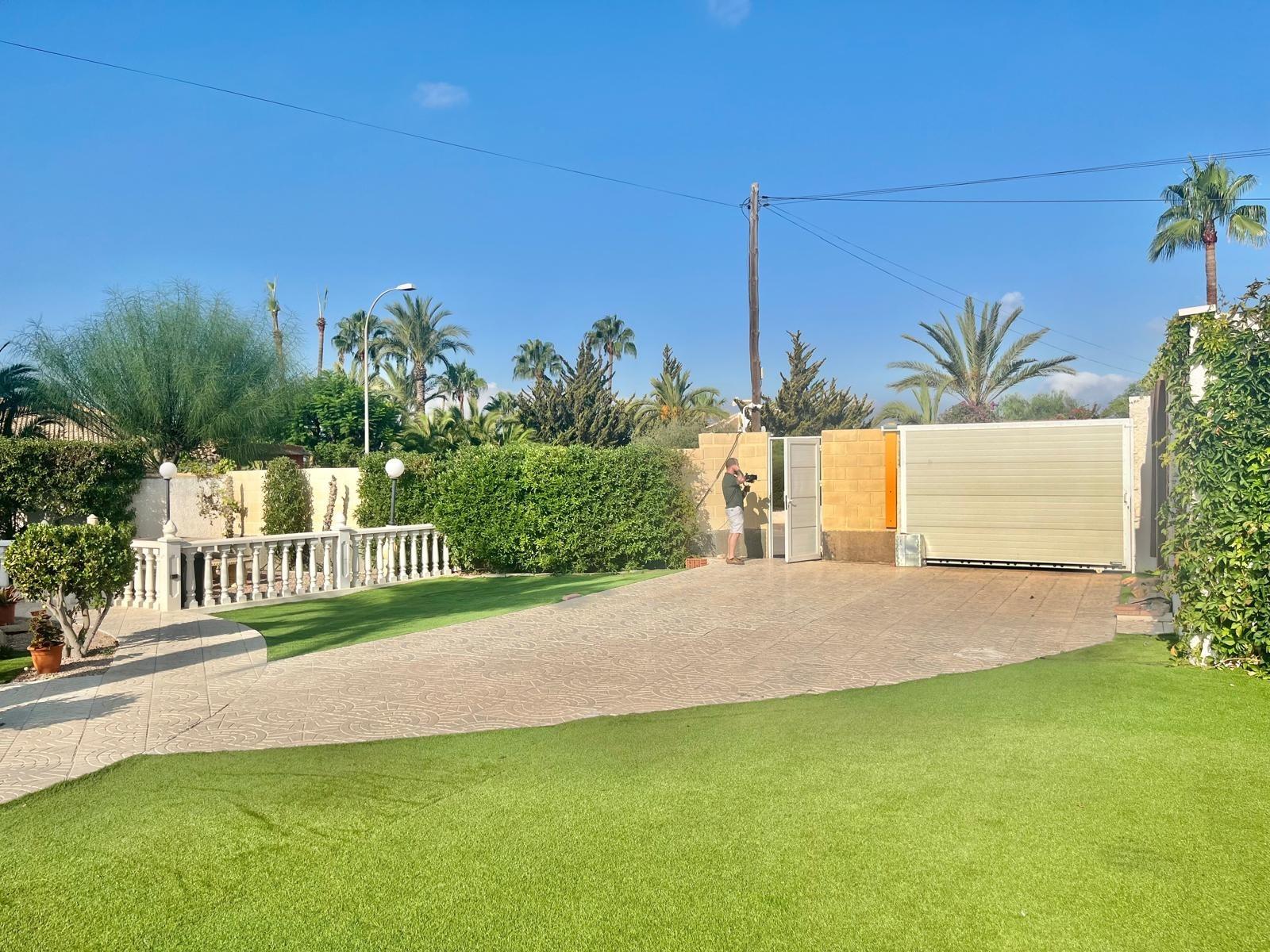 4 Bed, 2 Bath, HouseFor Sale, Torrevieja, Alicante