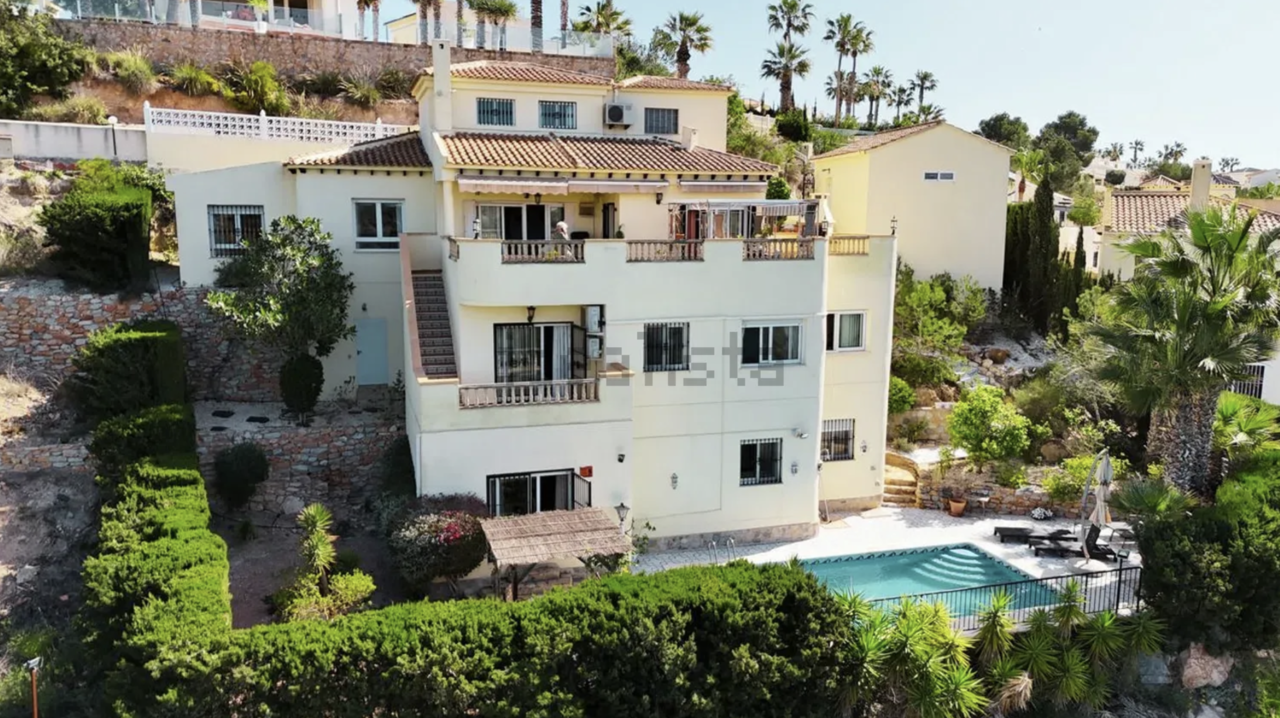 5 Bed, 4 Bath, HouseFor Sale, Villamartin, Alicante