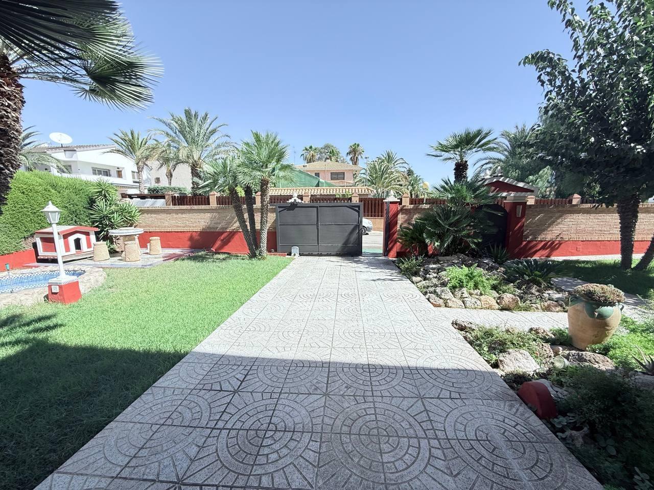 5 Bed, 3 Bath, HouseFor Sale, Campoamor, Alicante