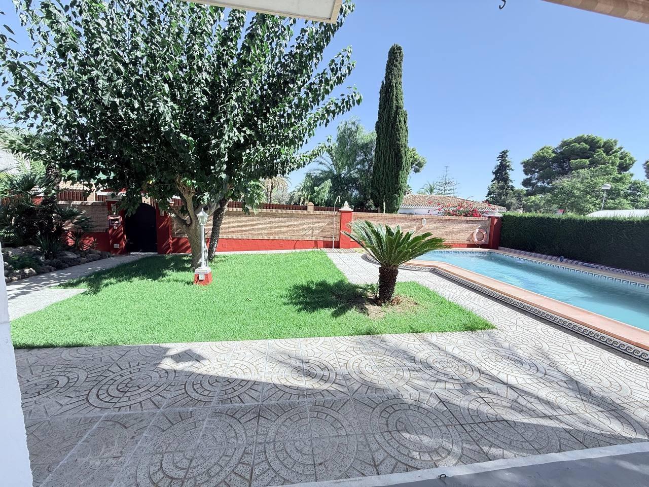 5 Bed, 3 Bath, HouseFor Sale, Campoamor, Alicante