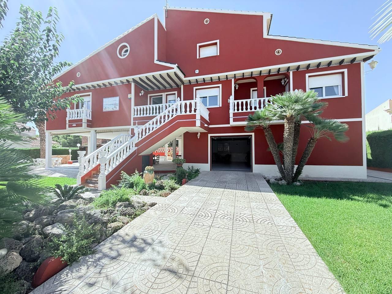 5 Bed, 3 Bath, HouseFor Sale, Campoamor, Alicante