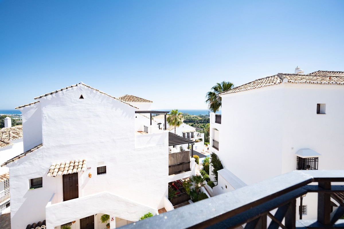 3 Bed, 3 Bath, ApartmentFor Sale, Los Monteros, Malaga