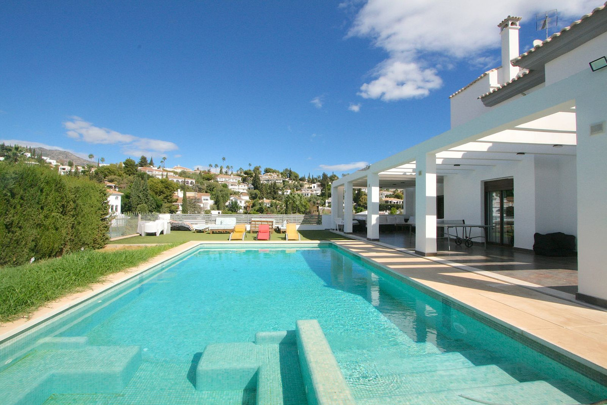 8 Bed, 5 Bath, HouseFor Sale, Sierrezuela, Malaga