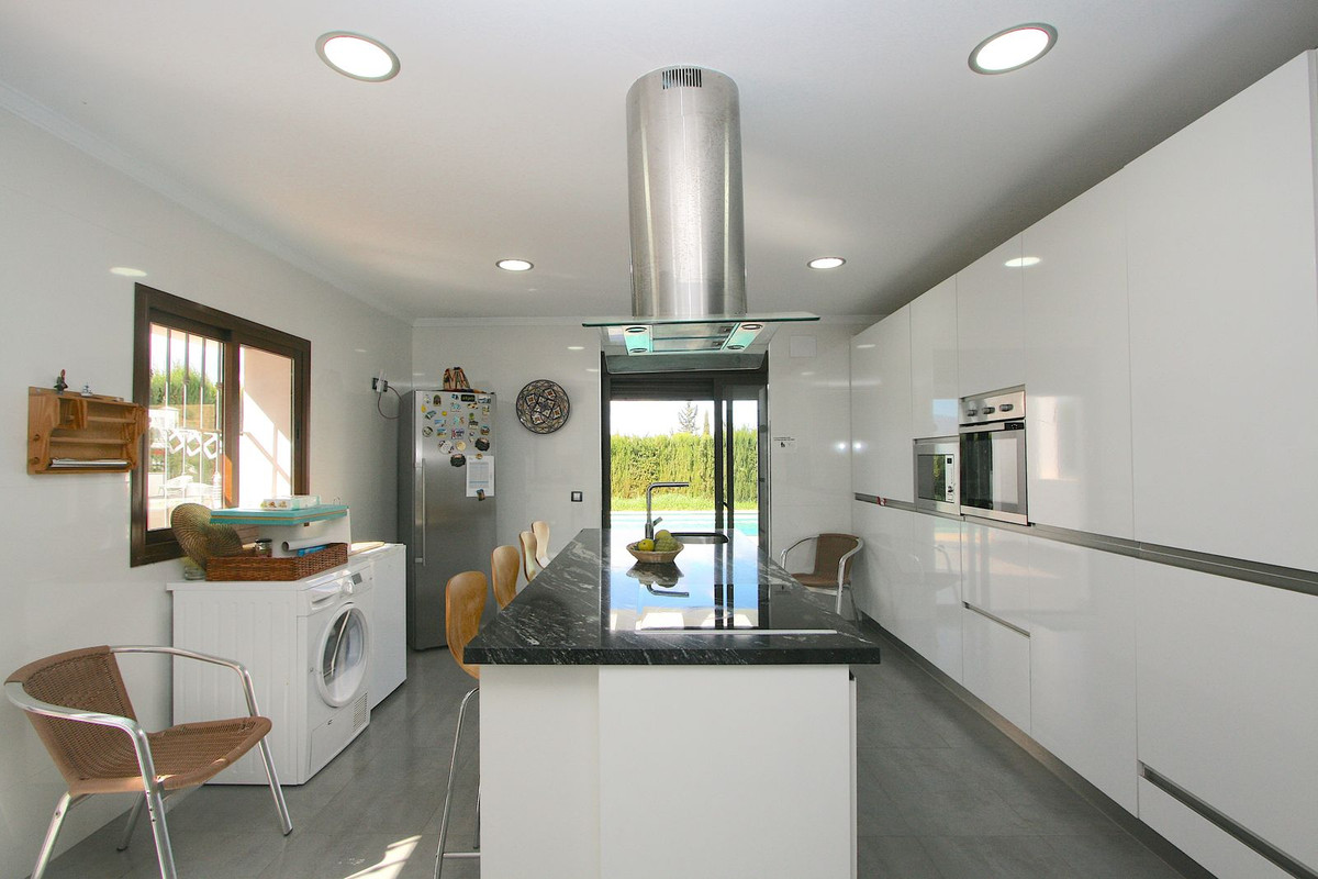 8 Bed, 5 Bath, HouseFor Sale, Sierrezuela, Malaga