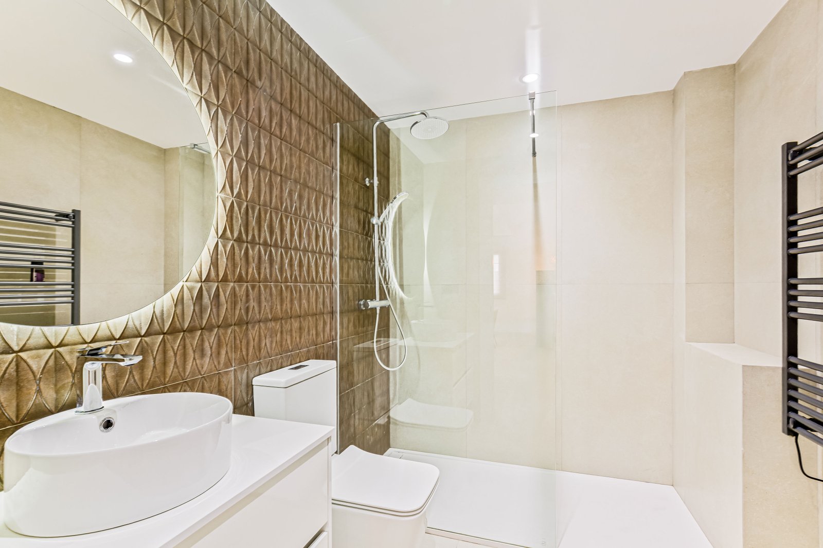 4 Bed, 3 Bath, ApartmentFor Sale, Marbella, Malaga