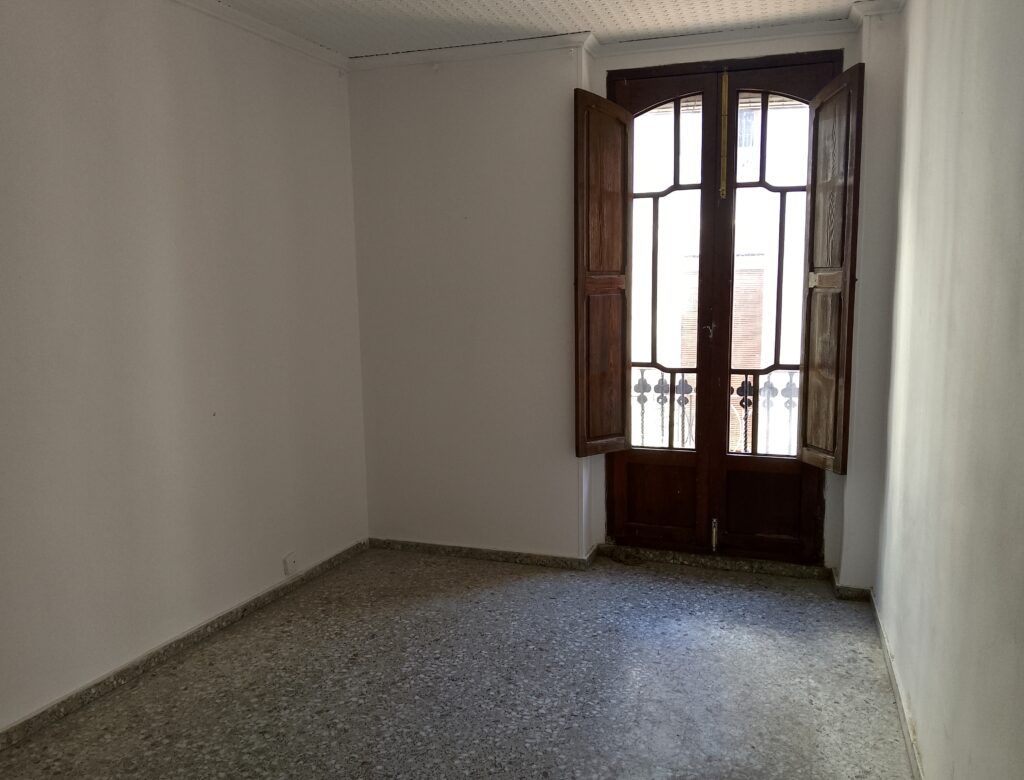 4 Bed, 2 Bath, ApartmentFor Sale, Oliva, Valencia, 46780