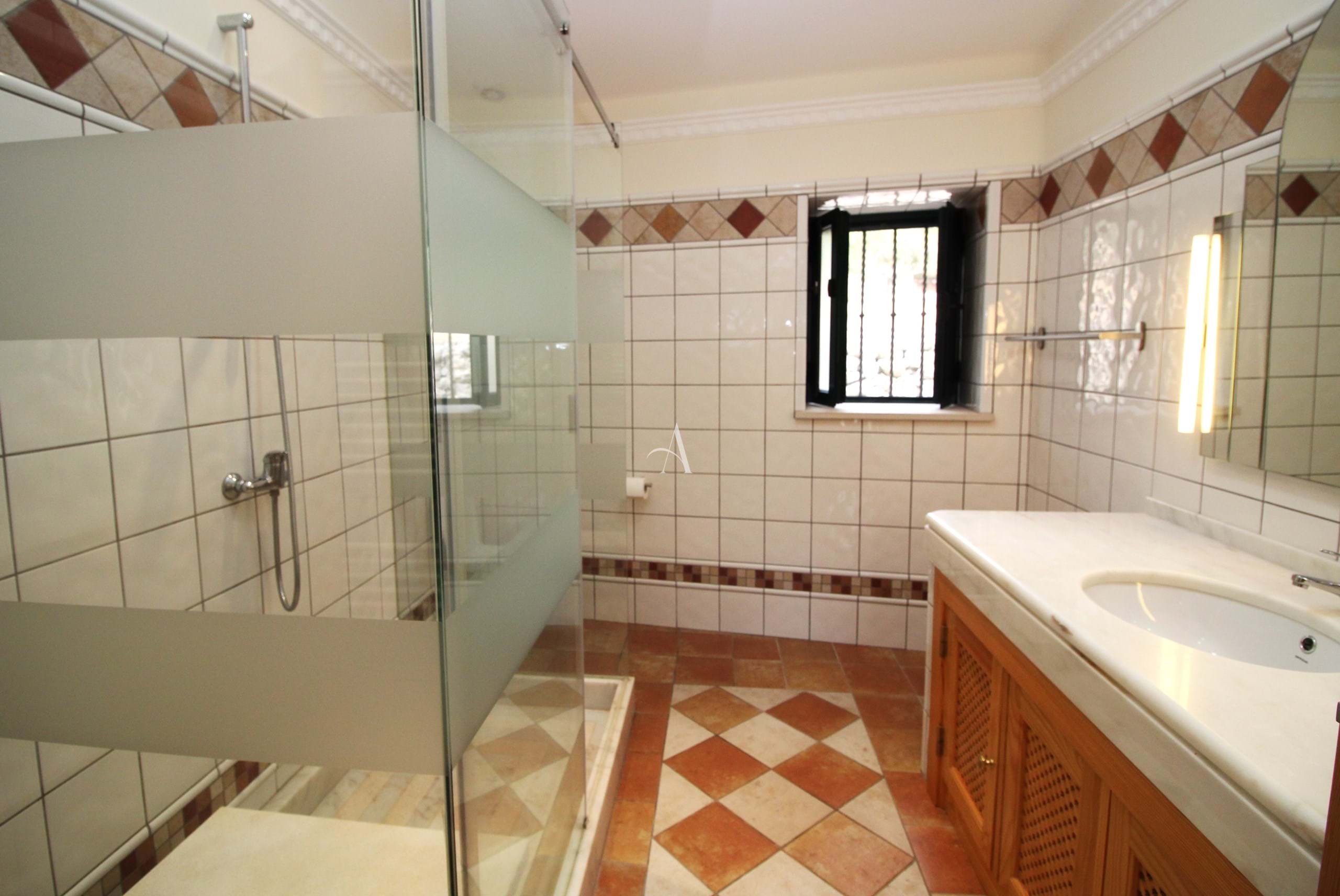 4 Bed, 3 Bath, HouseFor Sale, Sao Bras De Alportel, Faro, 8150-063