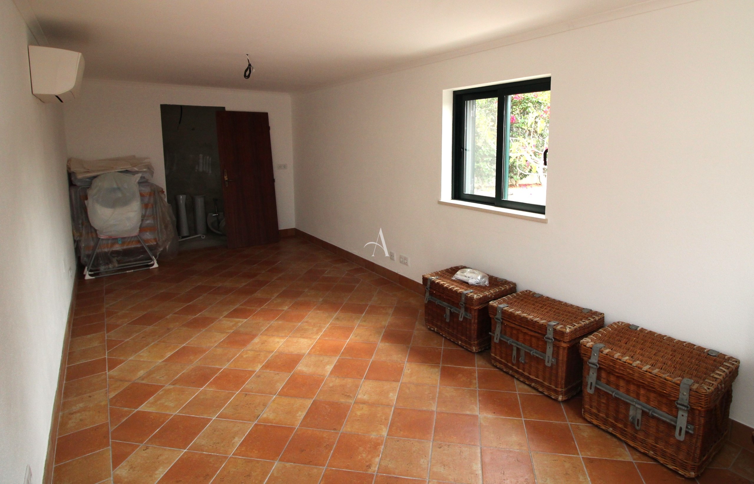 4 Bed, 3 Bath, HouseFor Sale, Sao Bras De Alportel, Faro, 8150-063