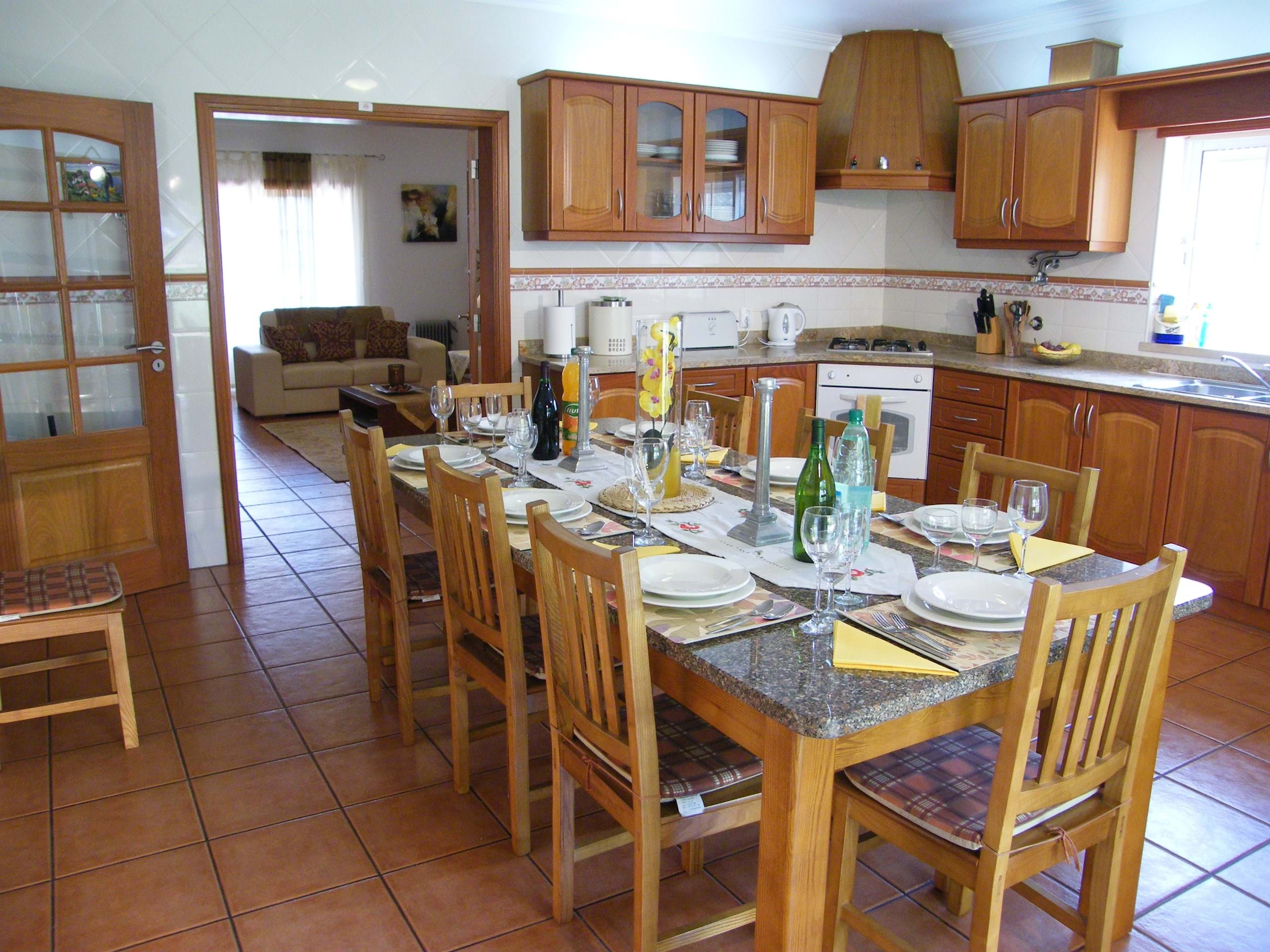 4 Bed, 3 Bath, HouseFor Sale, Caldas da Rainha, Leiria 4 Bed, 3 Bath, HouseFor Sale, Caldas da Rainha, Leiria