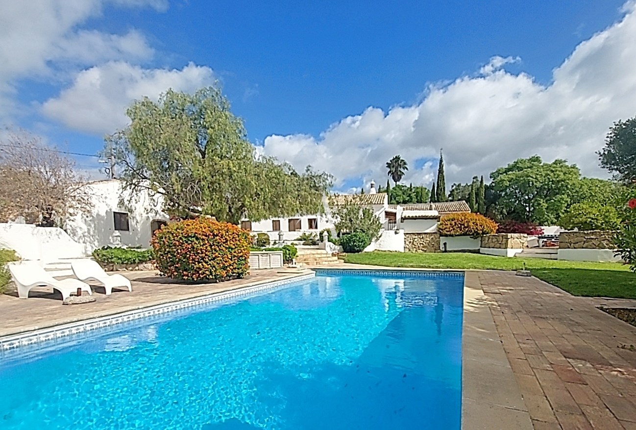 4 Bed, 4 Bath, HouseFor Sale, Loulé, Faro 4 Bed, 4 Bath, HouseFor Sale, Loulé, Faro