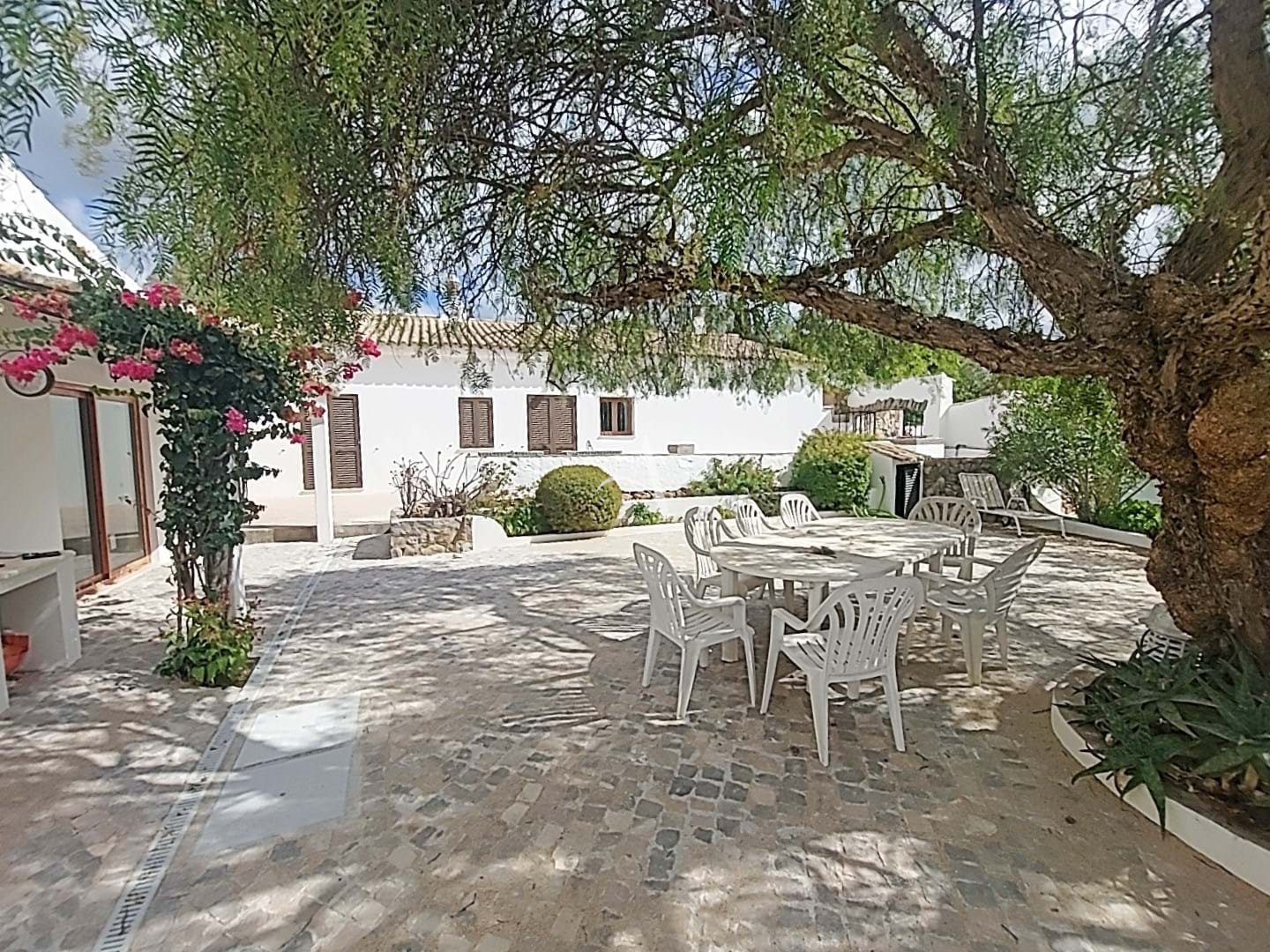 4 Bed, 4 Bath, HouseFor Sale, Loulé, Faro 4 Bed, 4 Bath, HouseFor Sale, Loulé, Faro