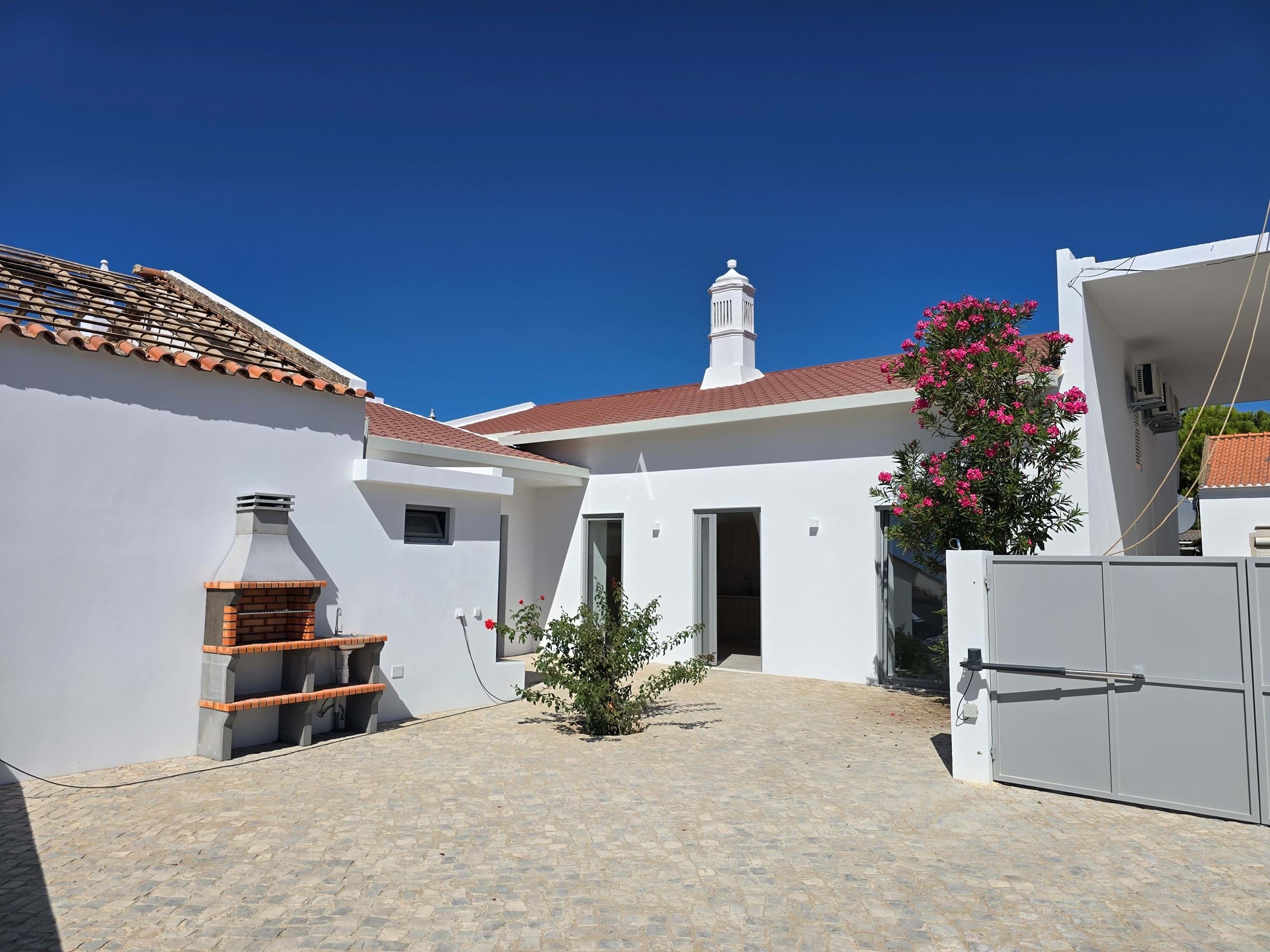 3 Bed, 3 Bath, HouseFor Sale, Sao Bras De Alportel, Faro