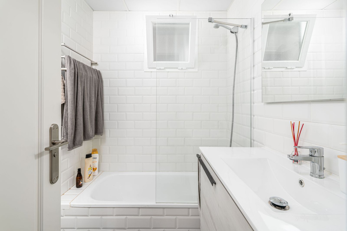 2 Bed, 2 Bath, ApartmentFor Sale, La Duquesa, Malaga 2 Bed, 2 Bath, ApartmentFor Sale, La Duquesa, Malaga