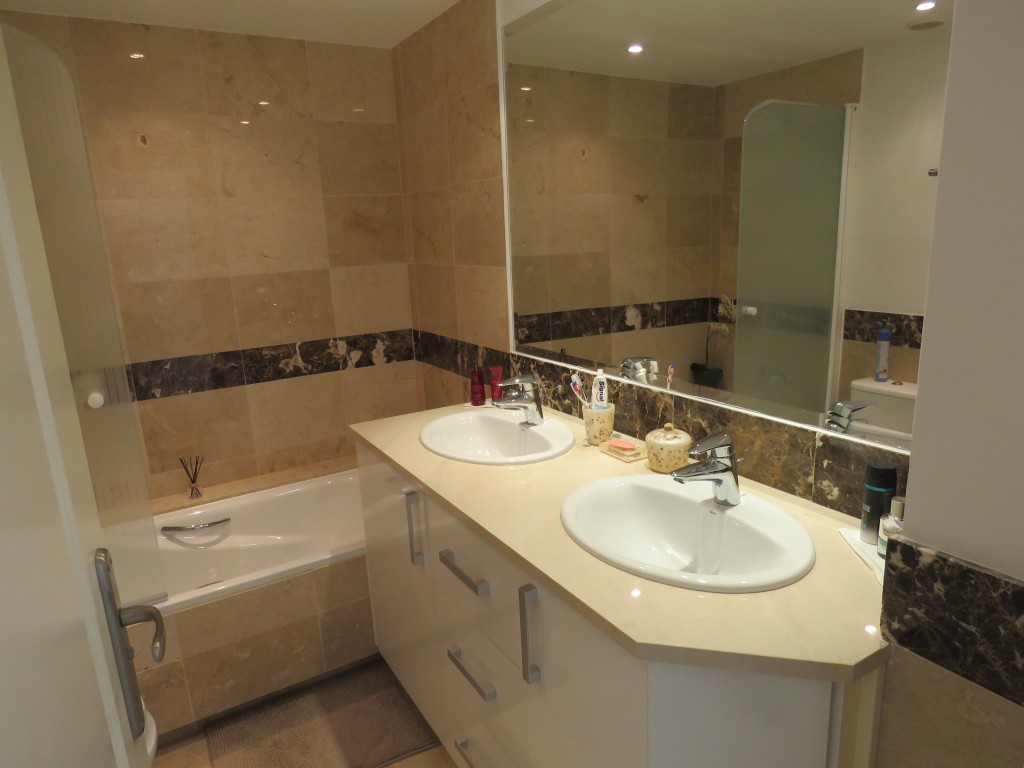 2 Bed, 2 Bath, ApartmentFor Sale, Calahonda, Malaga 2 Bed, 2 Bath, ApartmentFor Sale, Calahonda, Malaga