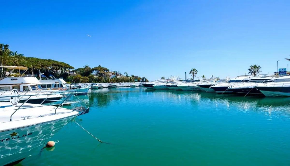4 Bed, 4 Bath, ApartmentFor Sale, Marbella, Costa del Sol 4 Bed, 4 Bath, ApartmentFor Sale, Marbella, Costa del Sol