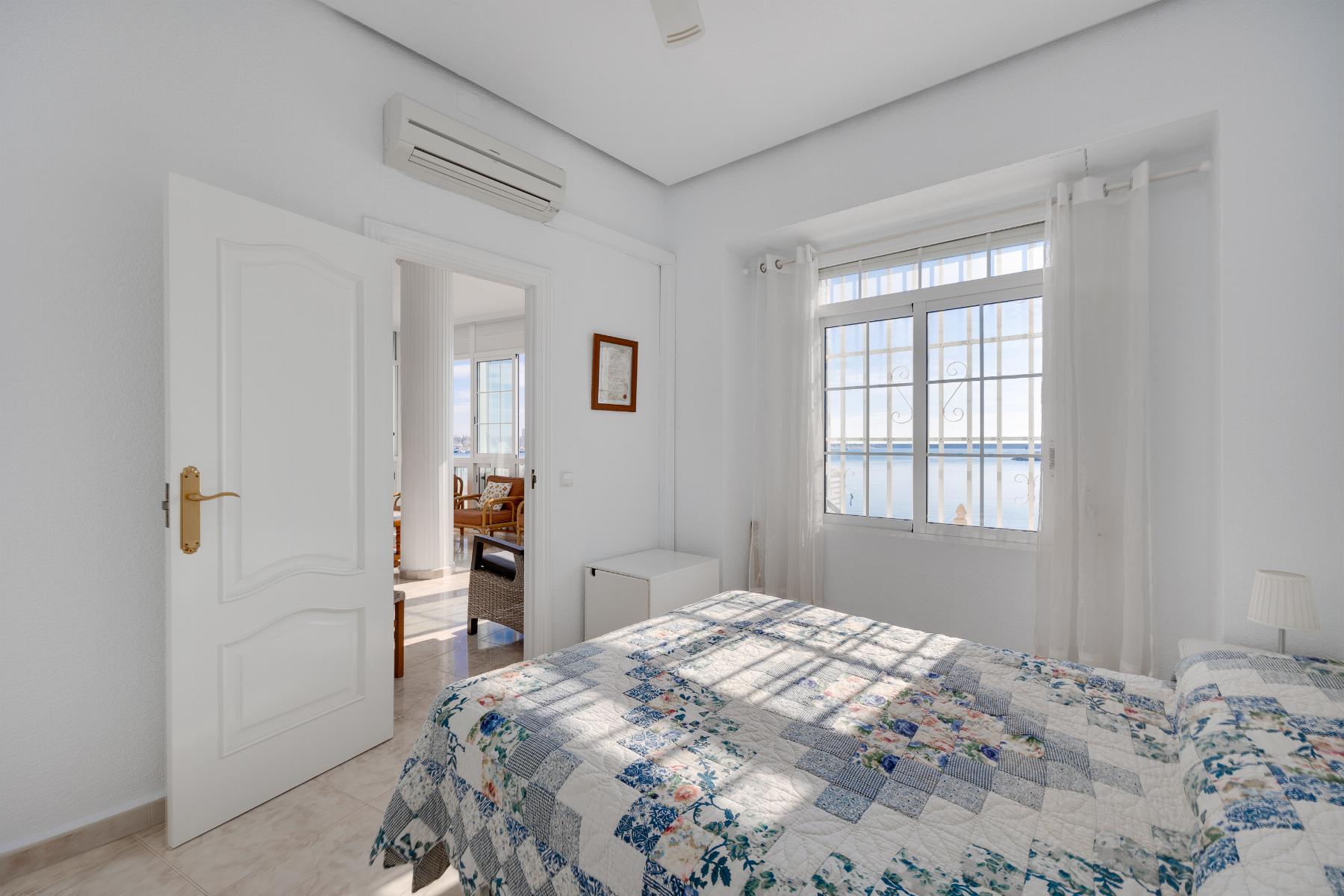 4 Bed, 2 Bath, ApartmentFor Sale, Torrevieja, Alicante 4 Bed, 2 Bath, ApartmentFor Sale, Torrevieja, Alicante