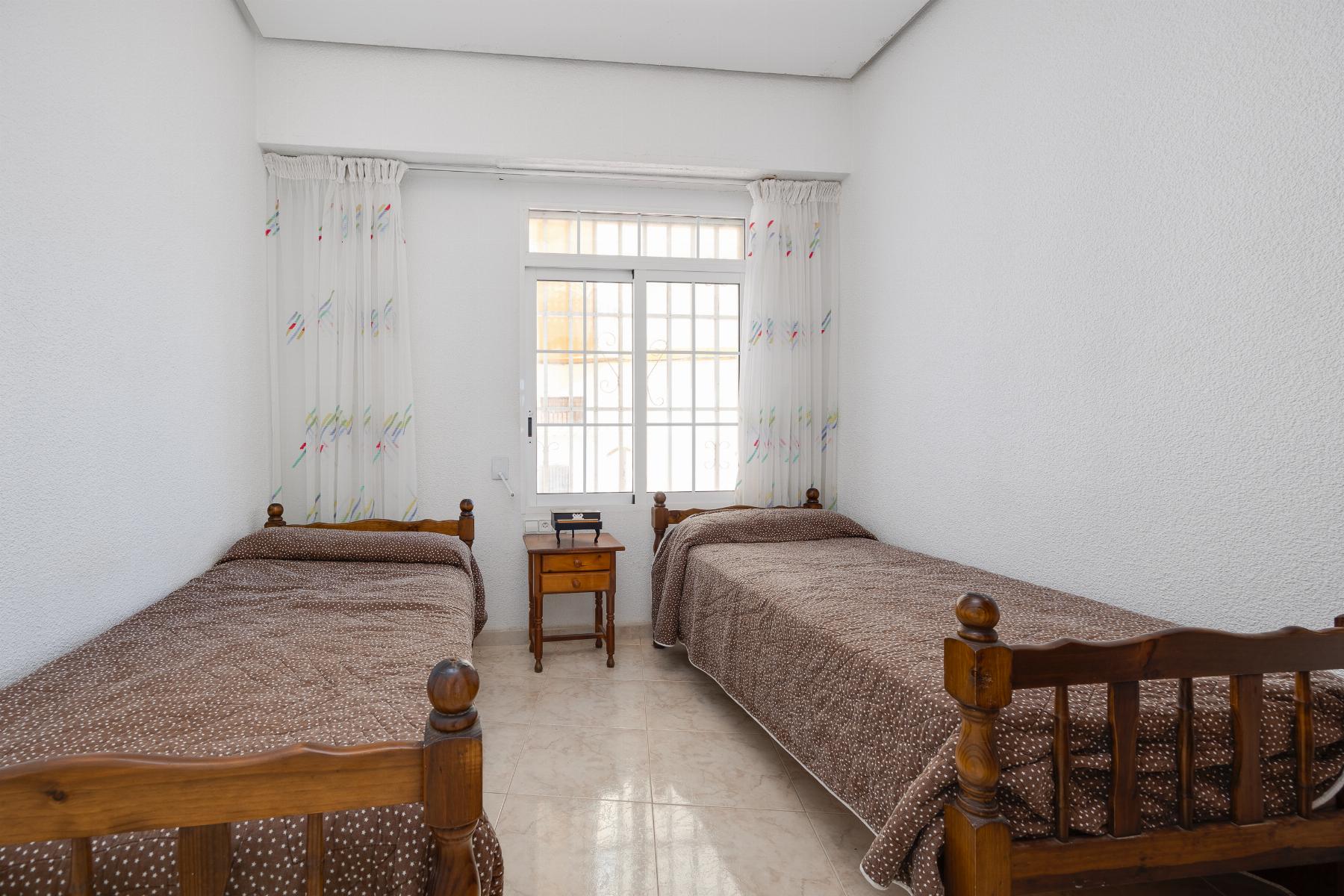 4 Bed, 2 Bath, ApartmentFor Sale, Torrevieja, Alicante 4 Bed, 2 Bath, ApartmentFor Sale, Torrevieja, Alicante