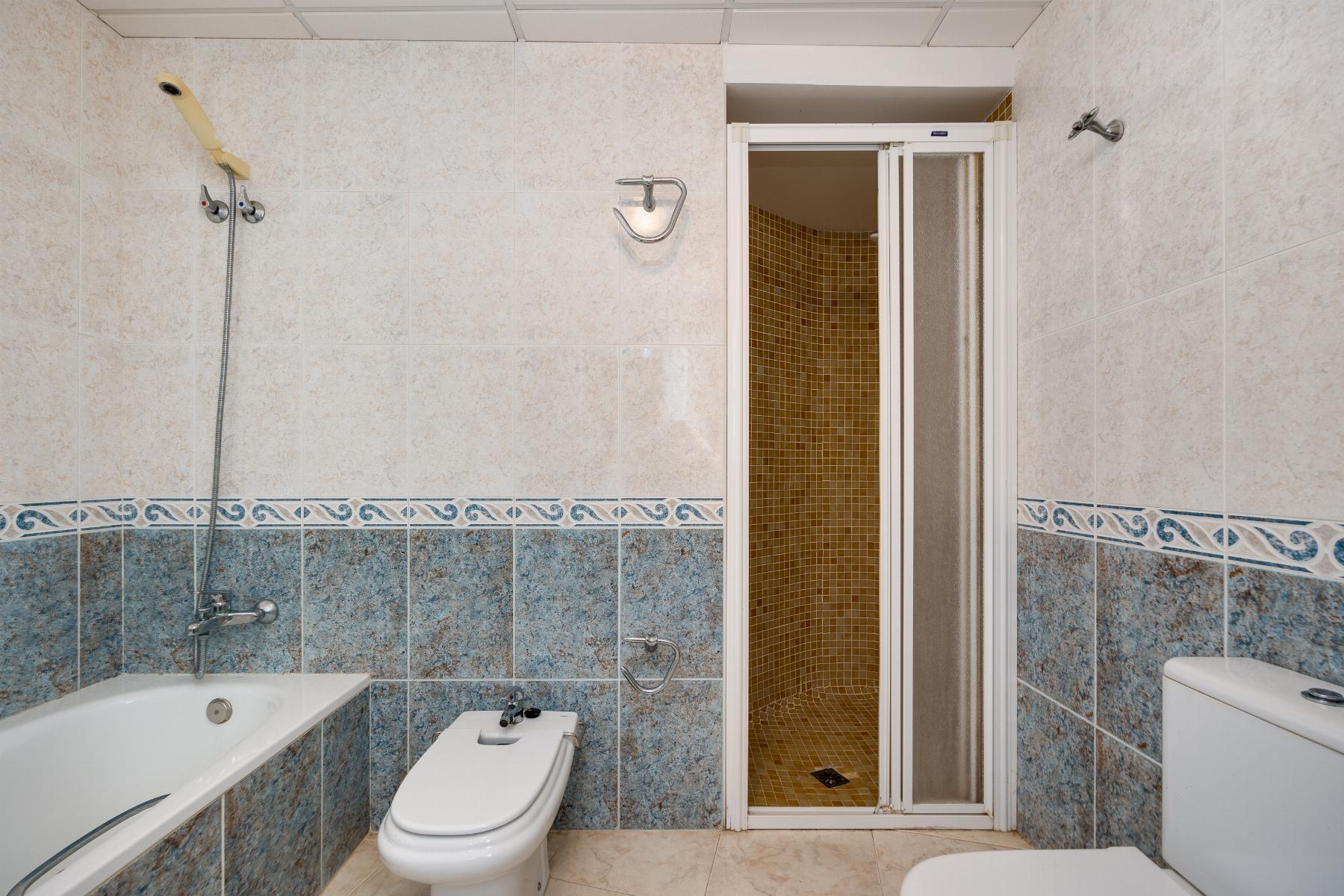 4 Bed, 2 Bath, ApartmentFor Sale, Torrevieja, Alicante 4 Bed, 2 Bath, ApartmentFor Sale, Torrevieja, Alicante