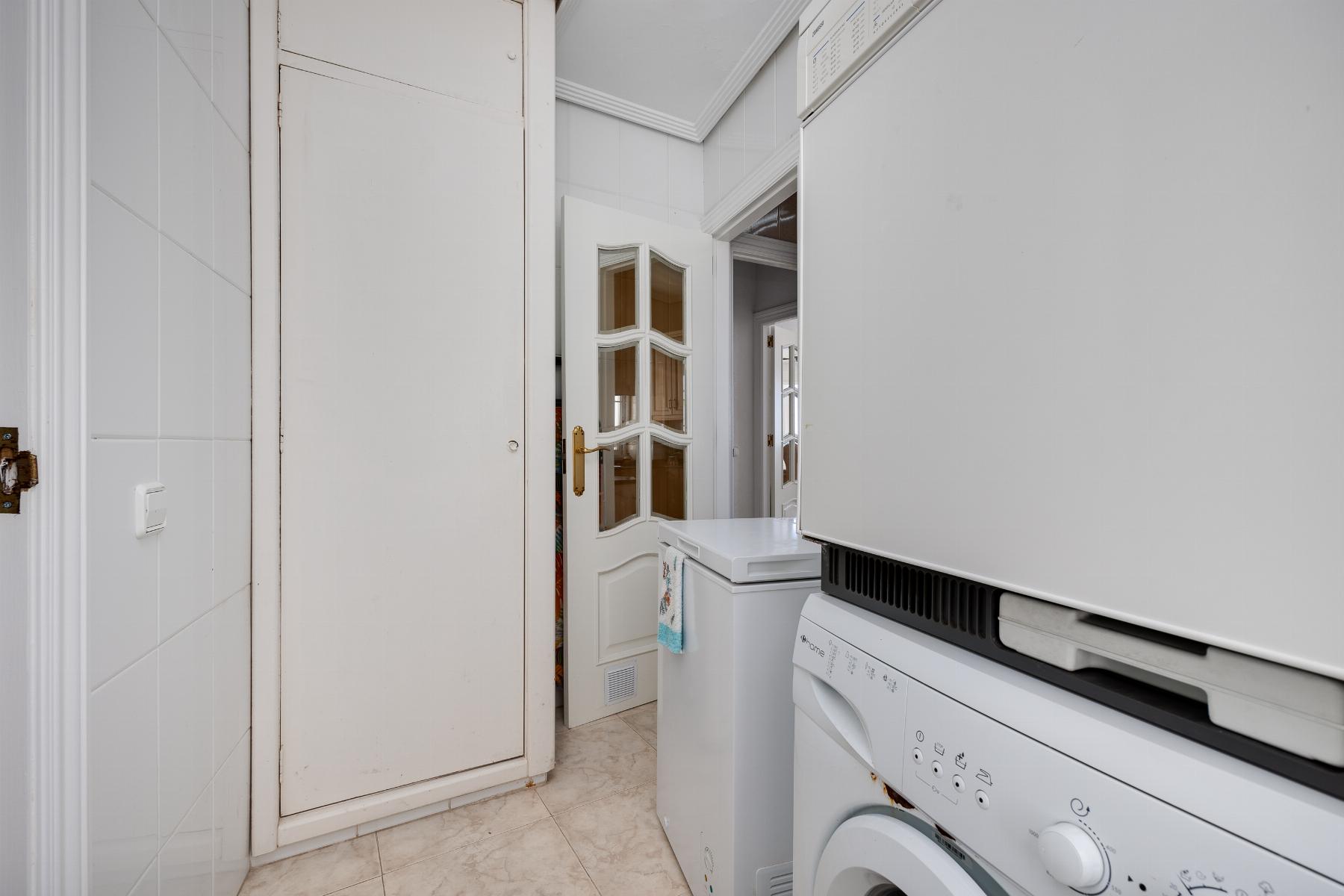 4 Bed, 2 Bath, ApartmentFor Sale, Torrevieja, Alicante 4 Bed, 2 Bath, ApartmentFor Sale, Torrevieja, Alicante