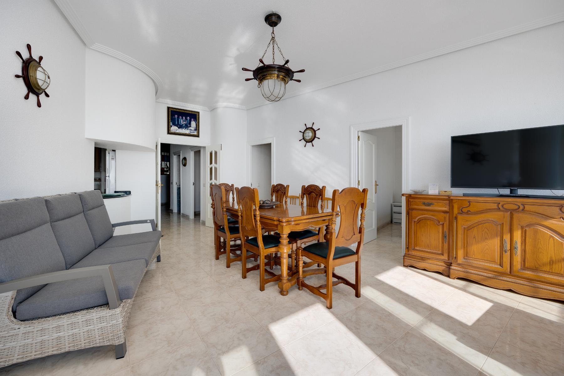 4 Bed, 2 Bath, ApartmentFor Sale, Torrevieja, Alicante 4 Bed, 2 Bath, ApartmentFor Sale, Torrevieja, Alicante