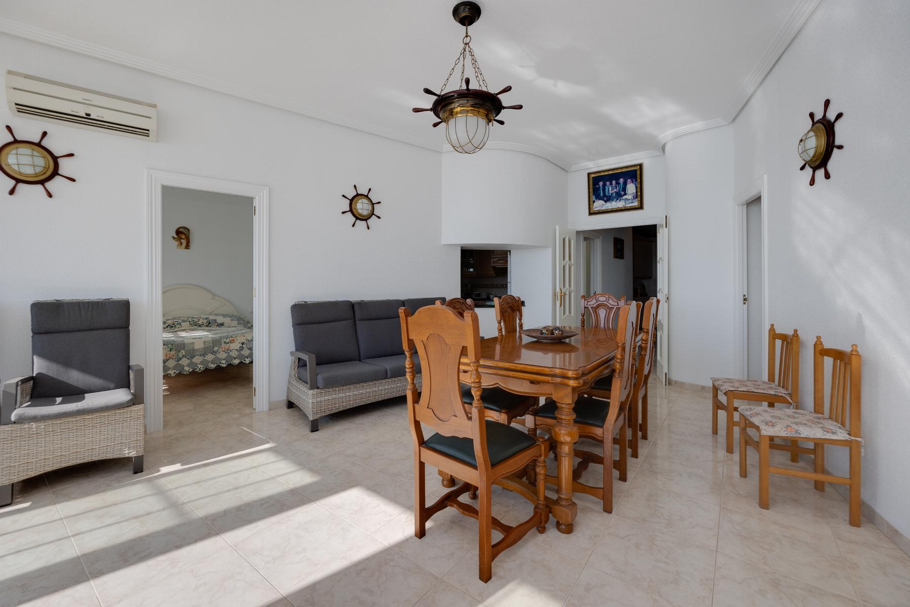4 Bed, 2 Bath, ApartmentFor Sale, Torrevieja, Alicante 4 Bed, 2 Bath, ApartmentFor Sale, Torrevieja, Alicante