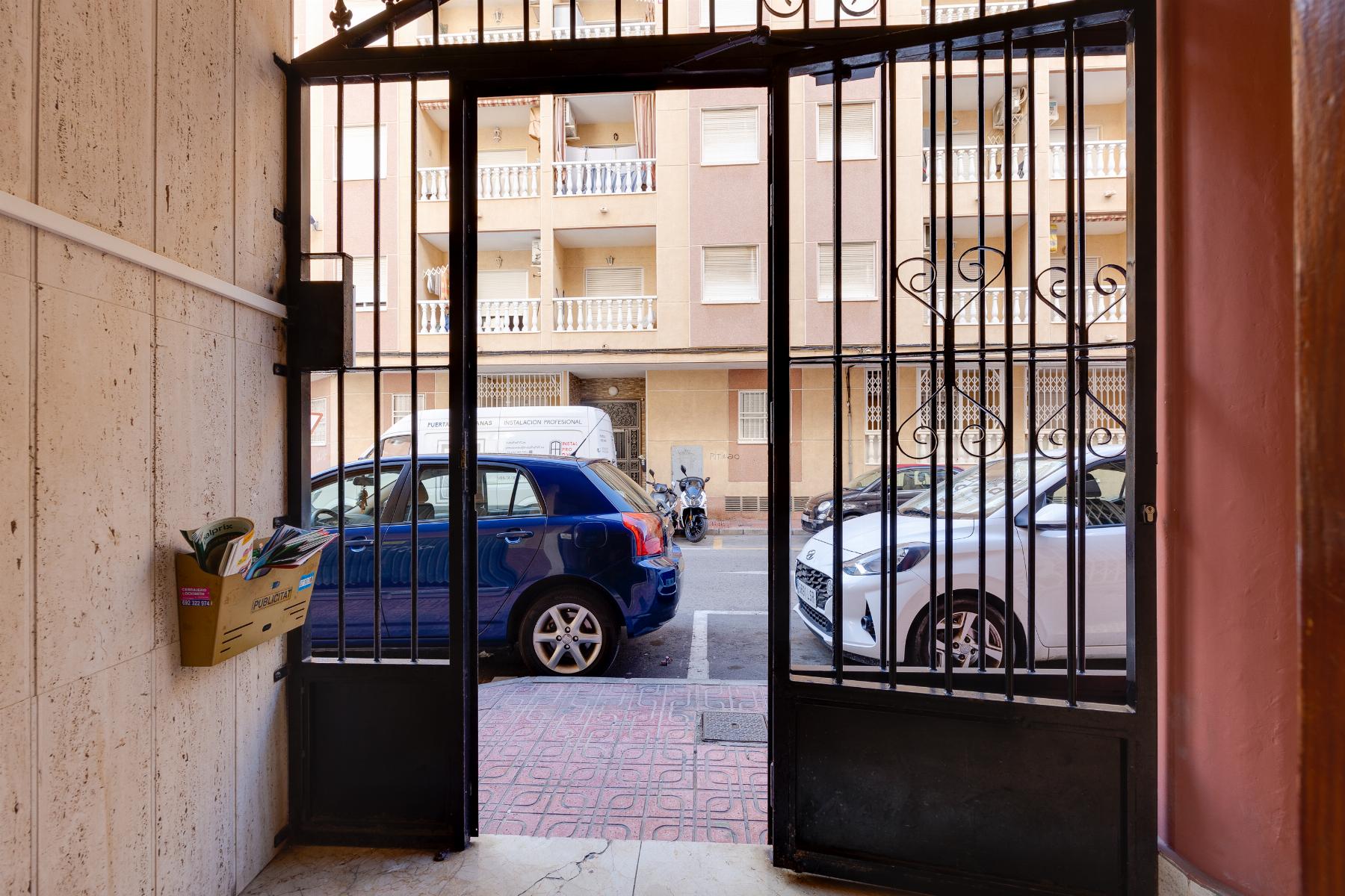 2 Bed, 2 Bath, ApartmentFor Sale, Torrevieja, Alicante 2 Bed, 2 Bath, ApartmentFor Sale, Torrevieja, Alicante