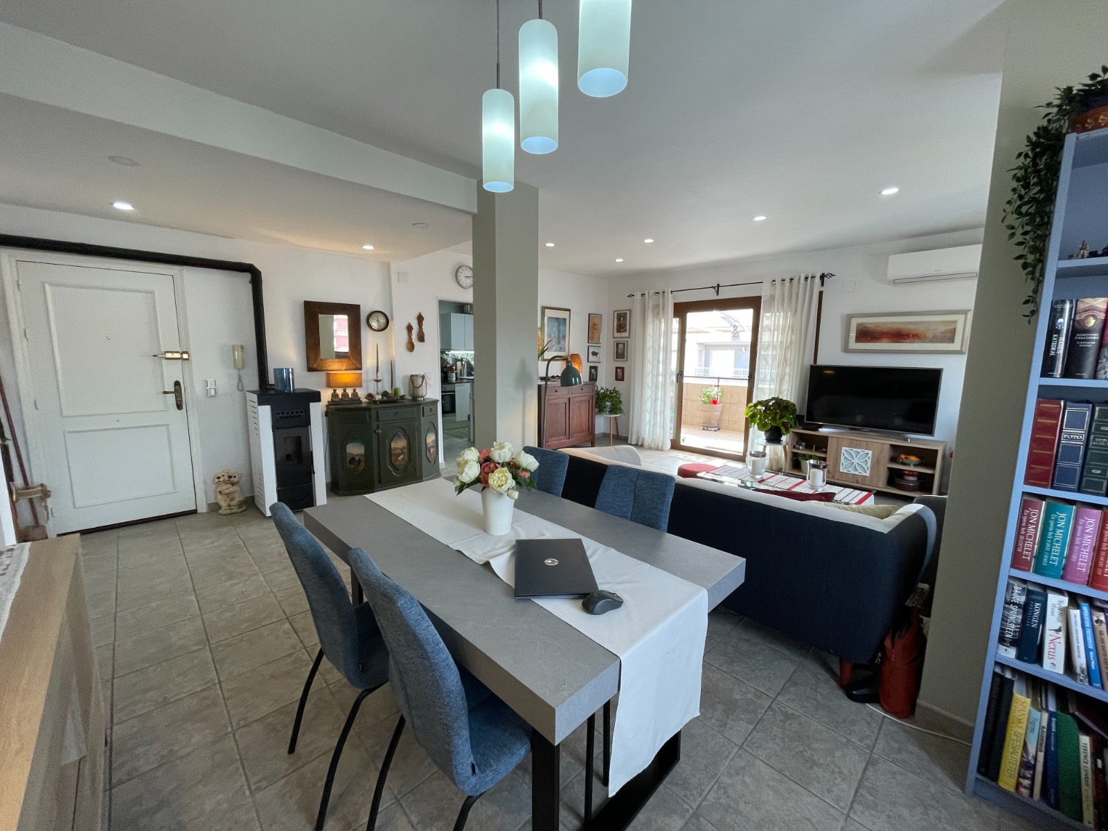 3 Bed, 2 Bath, ApartmentFor Sale, Almoradi, Alicante