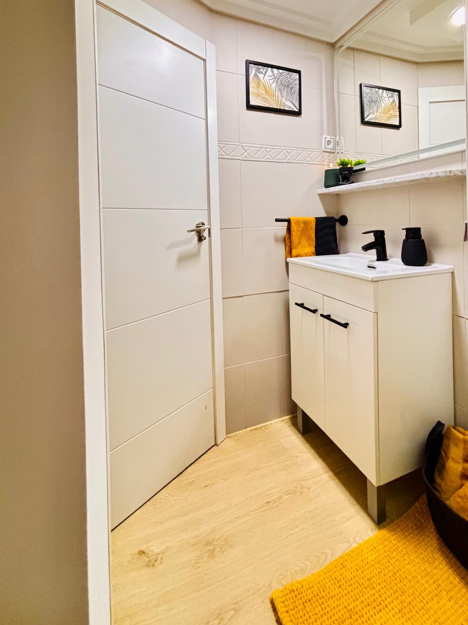 2 Bed, 1 Bath, ApartmentFor Sale, Torrevieja, Alicante