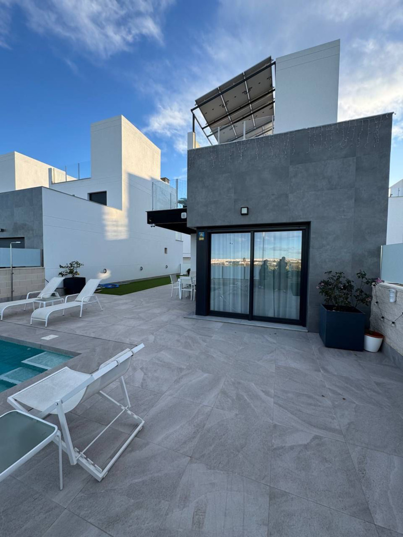 3 Bed, 3 Bath, HouseFor Sale, Torrevieja, Alicante