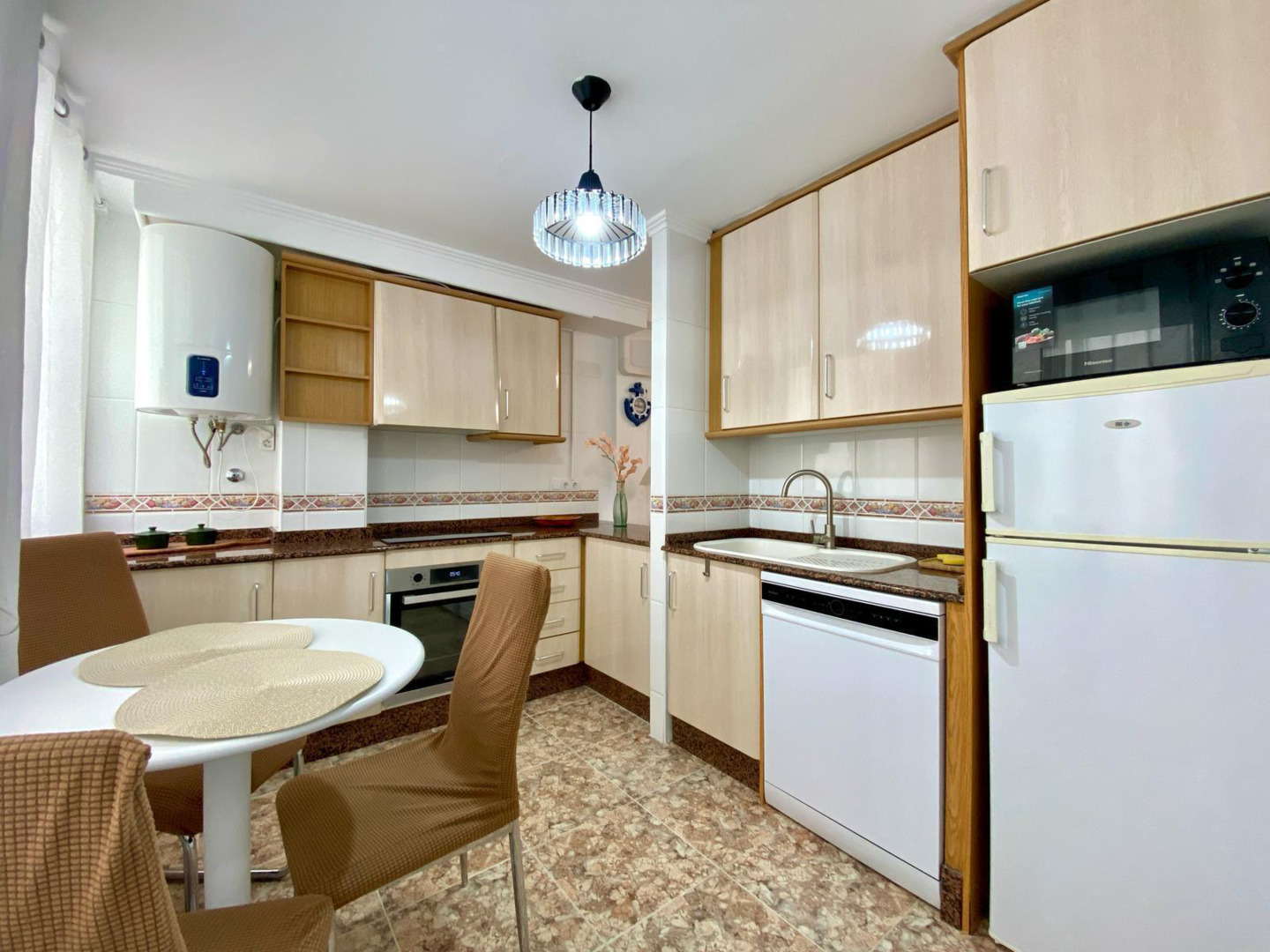2 Bed, 1 Bath, ApartmentFor Sale, Torrevieja, Alicante